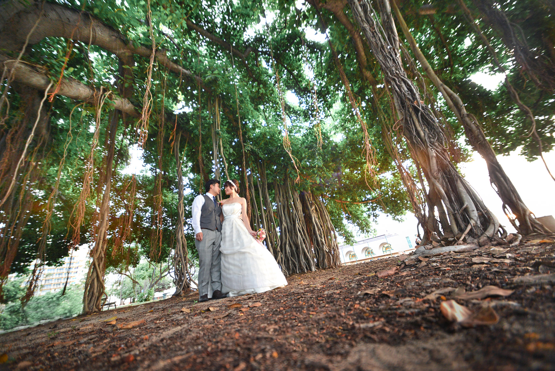 waikiki-beach-wedding-and-downtown-honolulu-hawaii-theater-stephen-ludwig-photography157.jpg