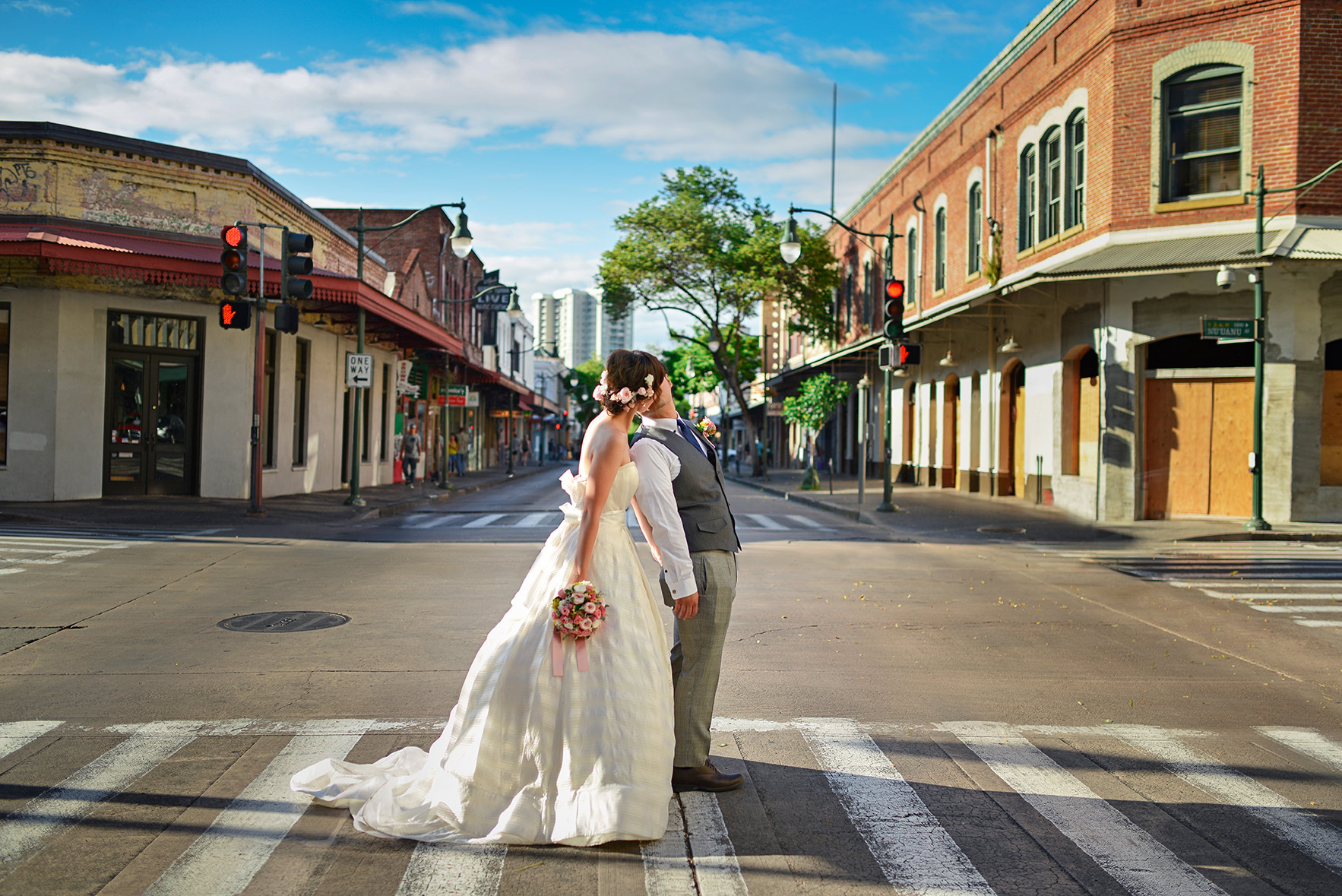 waikiki-beach-wedding-and-downtown-honolulu-hawaii-theater-stephen-ludwig-photography140.jpg