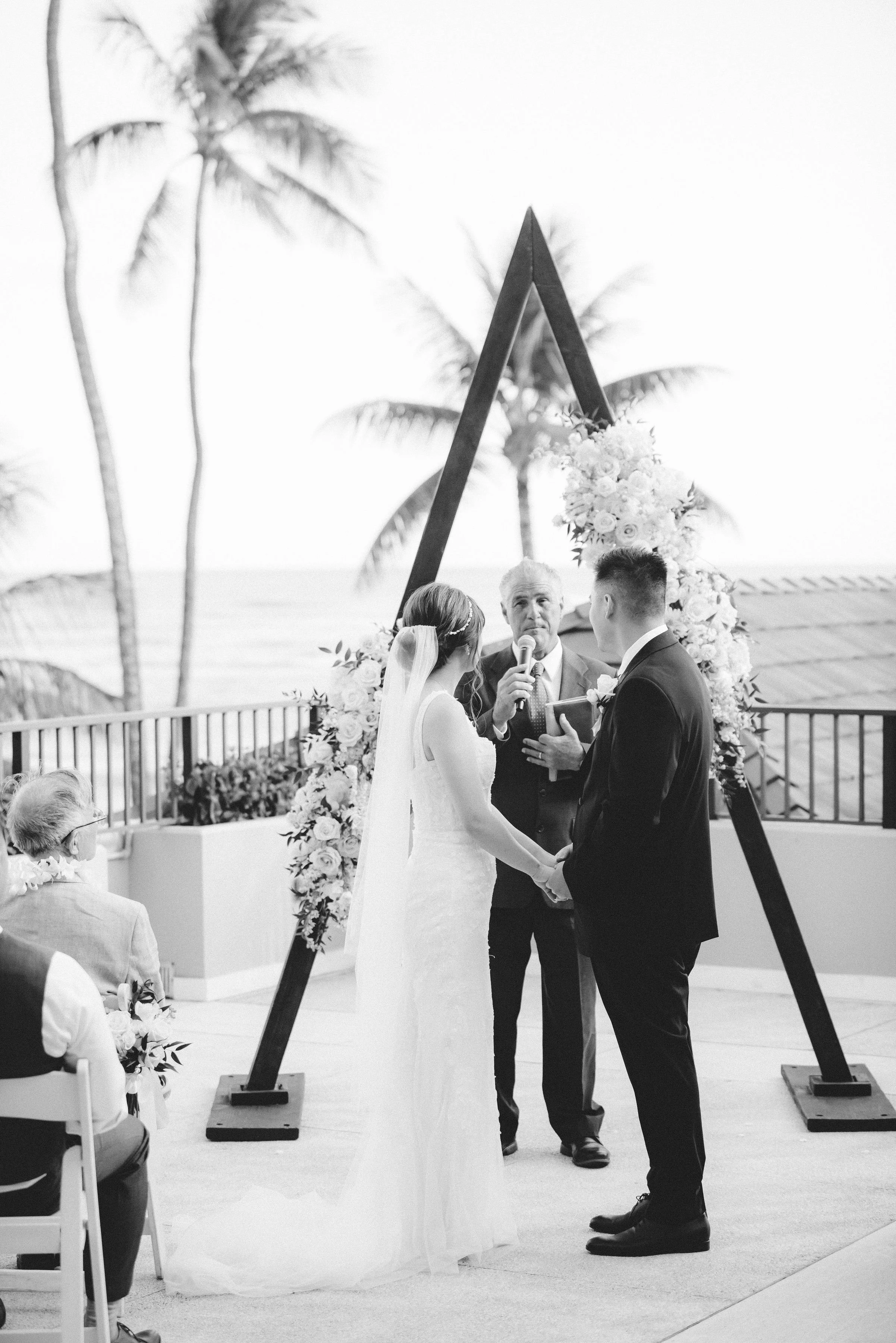 halekulani-hotel-wedding-venue-phototgrapher (80).jpg