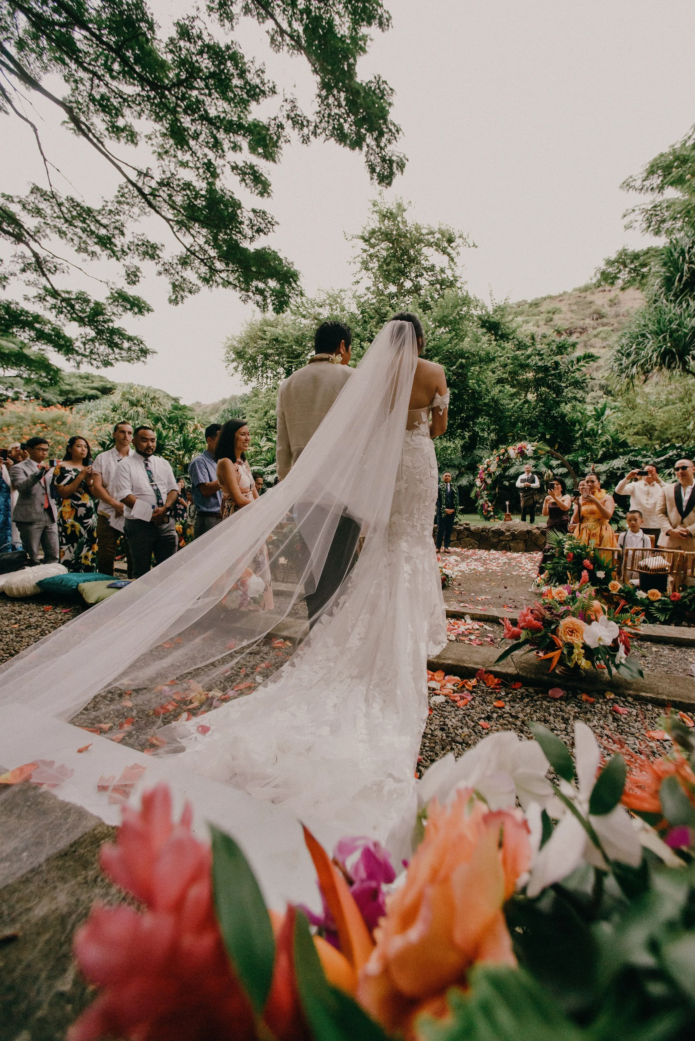 tropical-starry-boho-waimea-valley-wedding-hawaiian-ceremony (40).jpg