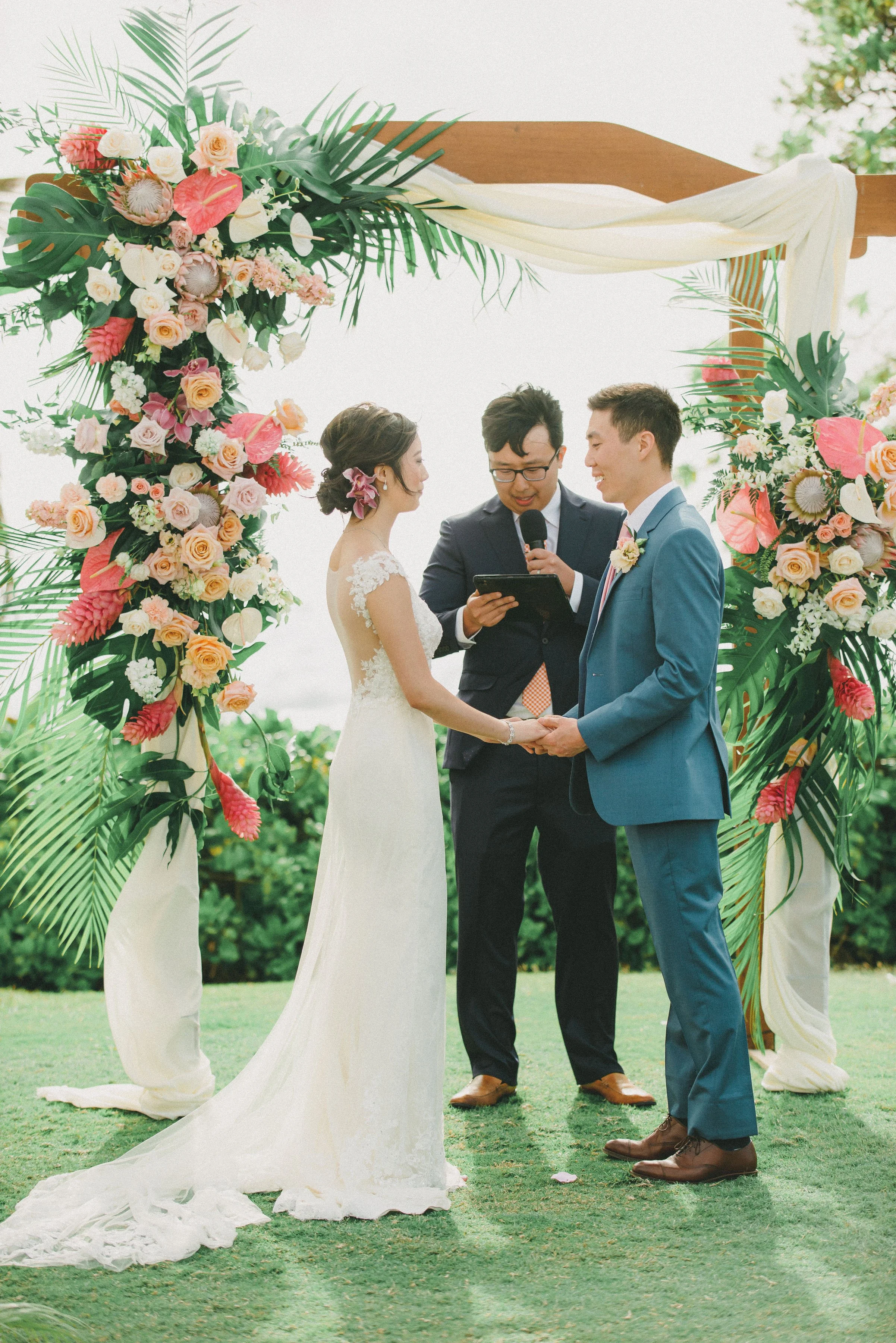 ritz-carlton-turtle-bay-wedding-phototgrapher (89).jpg