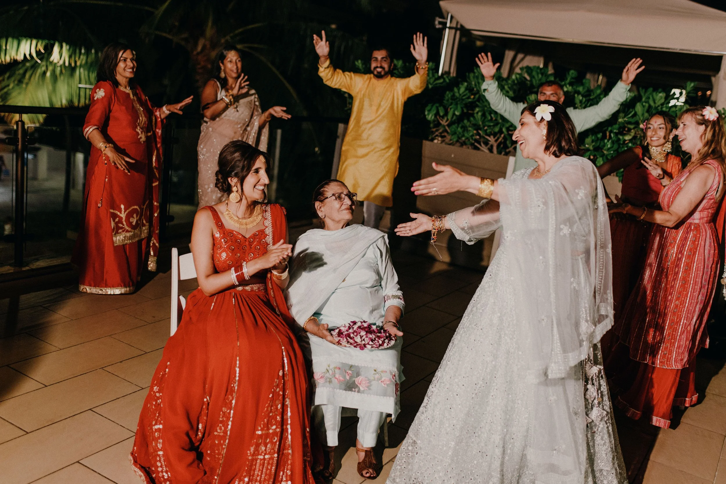 romantic-traditional-indian-wedding-oahu (97).jpg