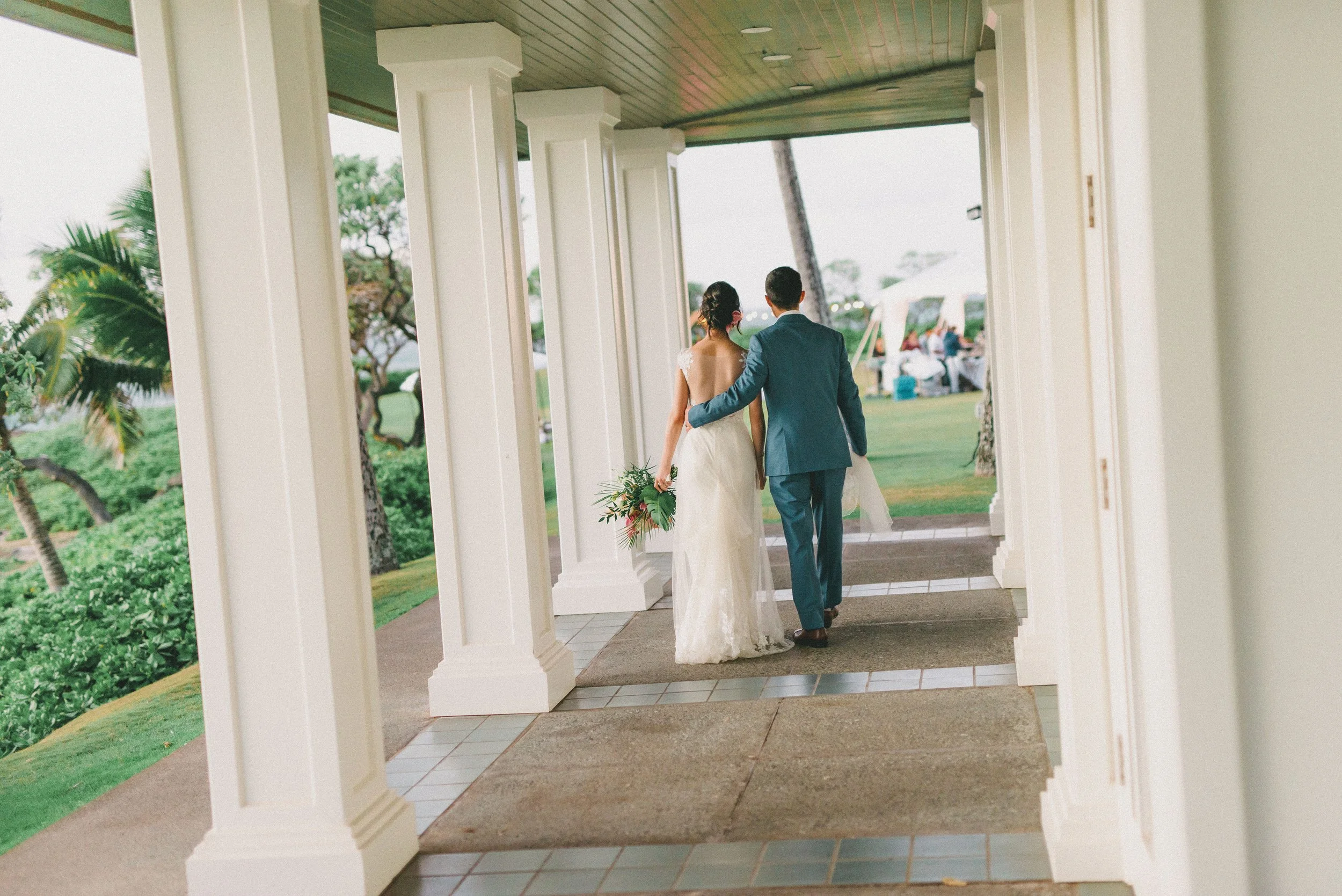 ritz-carlton-turtle-bay-wedding-phototgrapher (81).jpg