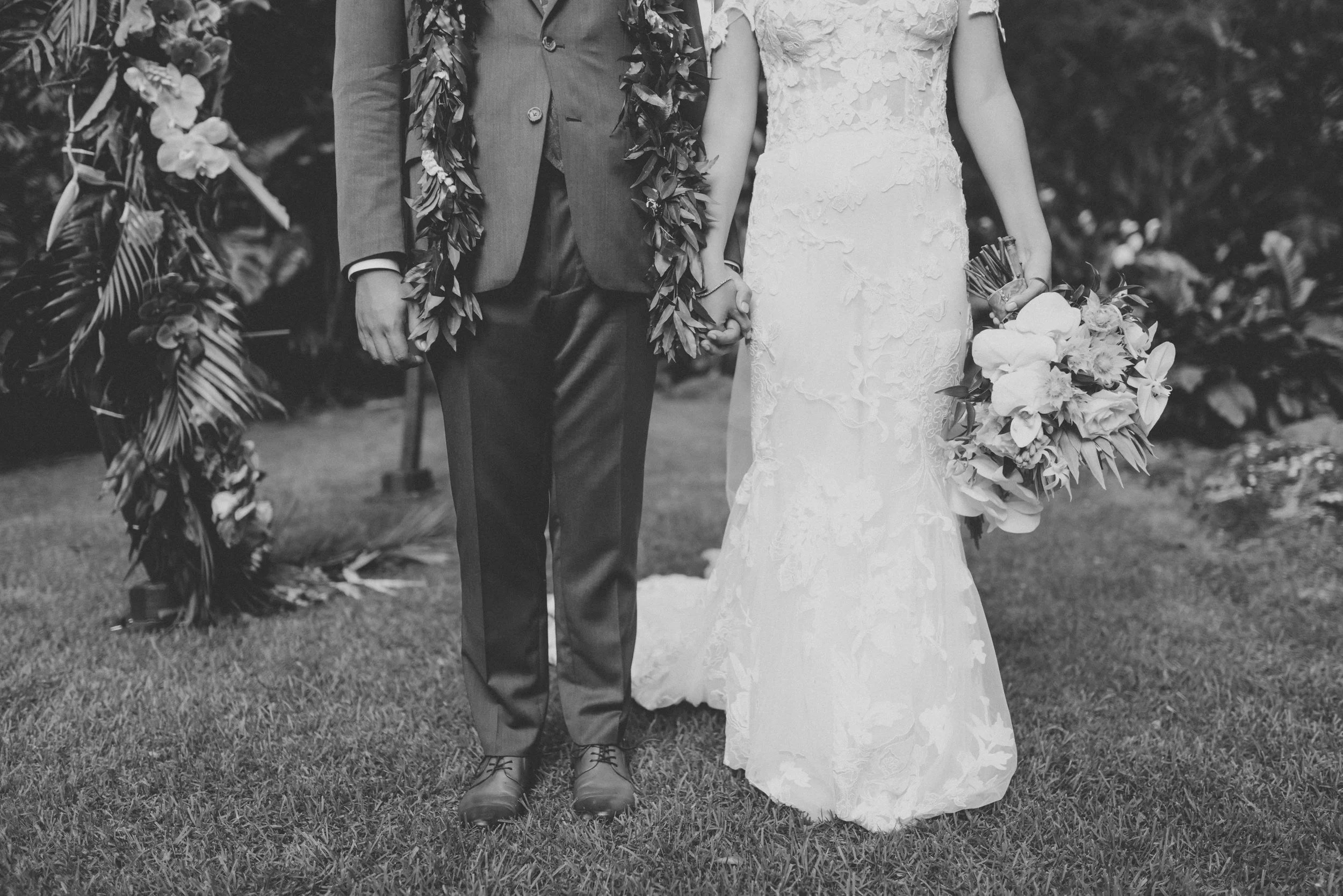 hawaii-waimea-valley-wedding-portraits (26).jpg