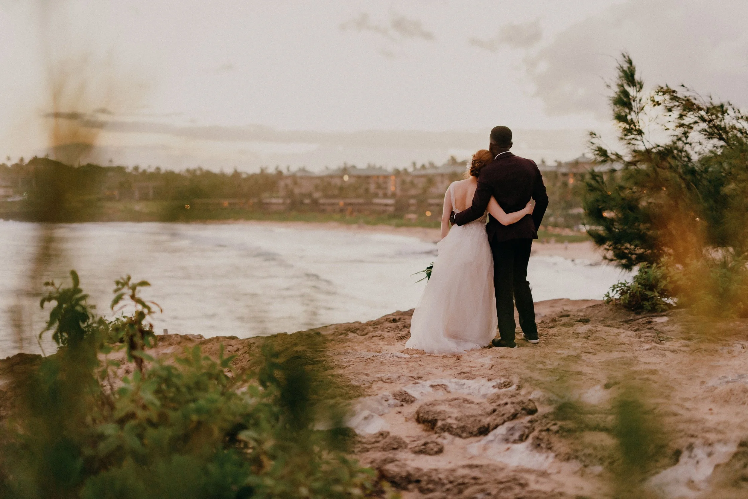tropical-cliffside-kauai-shipwreck-beach-wedding(184).jpg