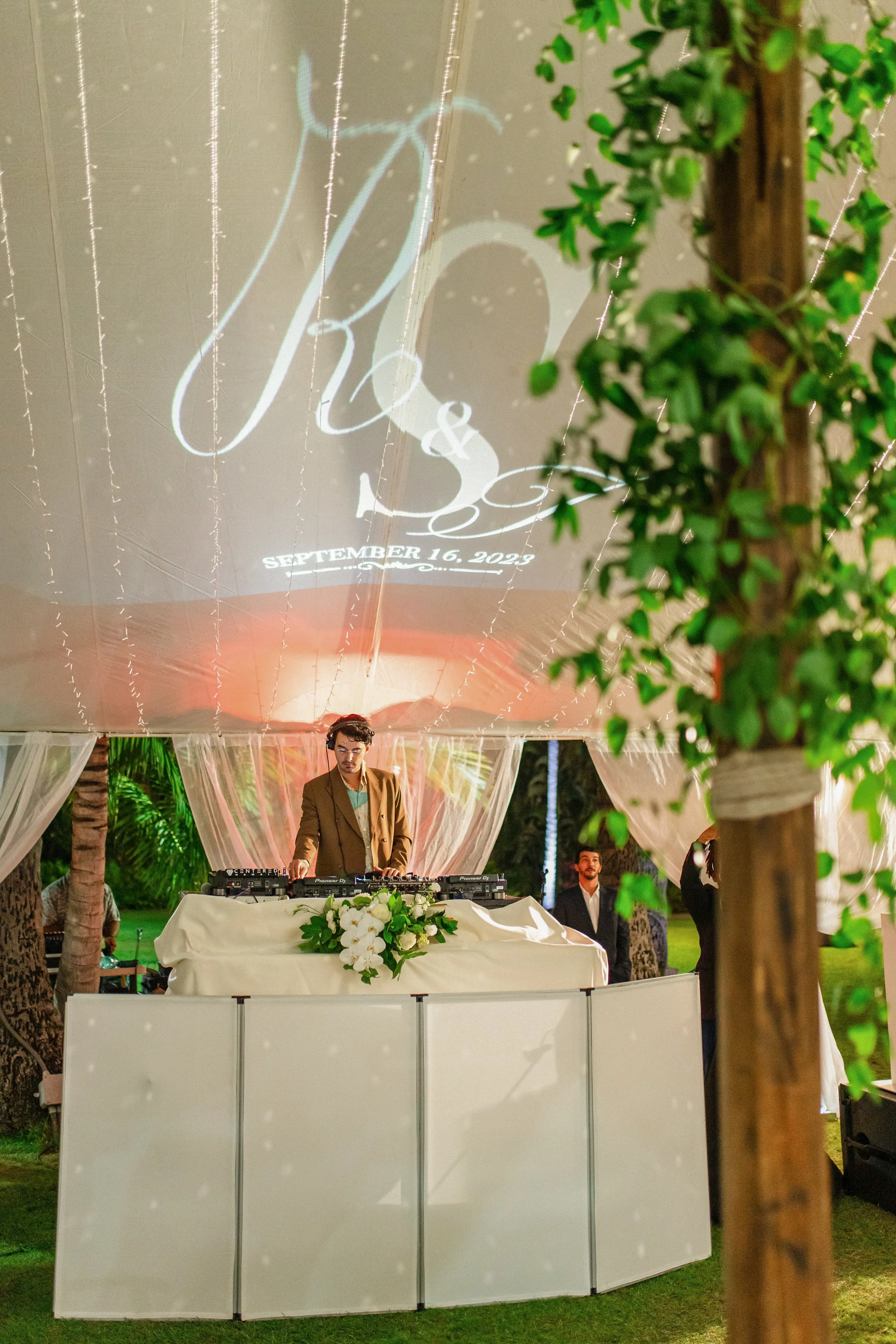 lanikuhonua-wedding-photographer (27).jpg
