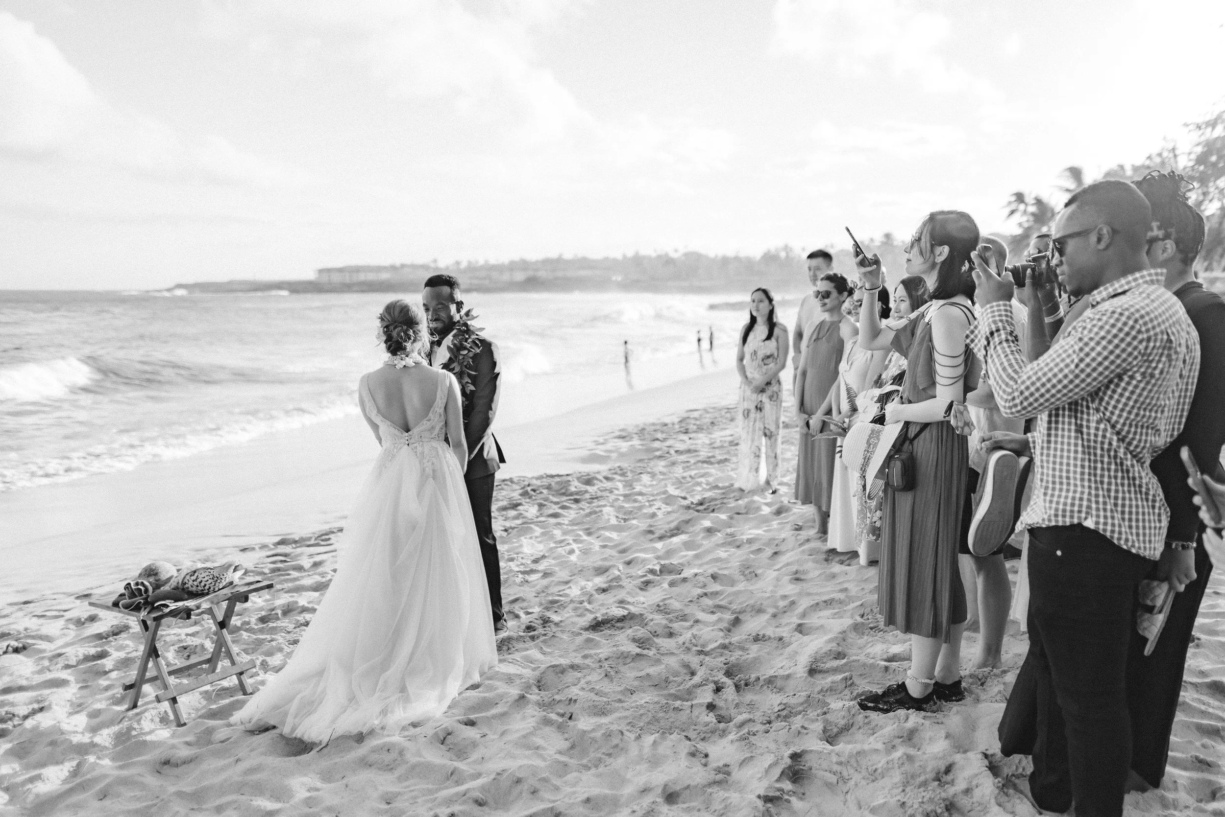 destination-elopement-kauai-shipwreck-beach-wedding(36).jpg