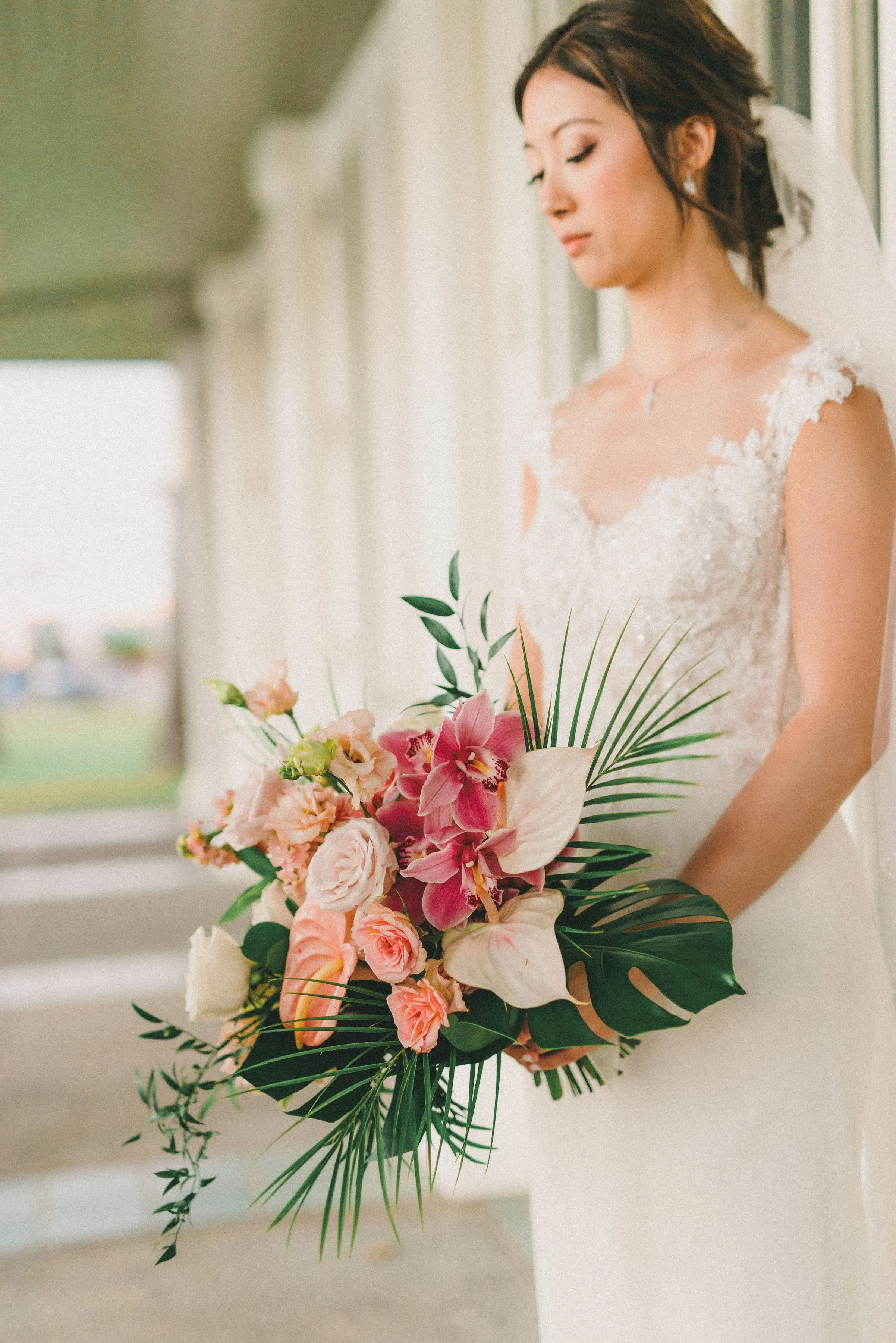 ritz-carlton-turtle-bay-wedding-phototgrapher (76).jpg