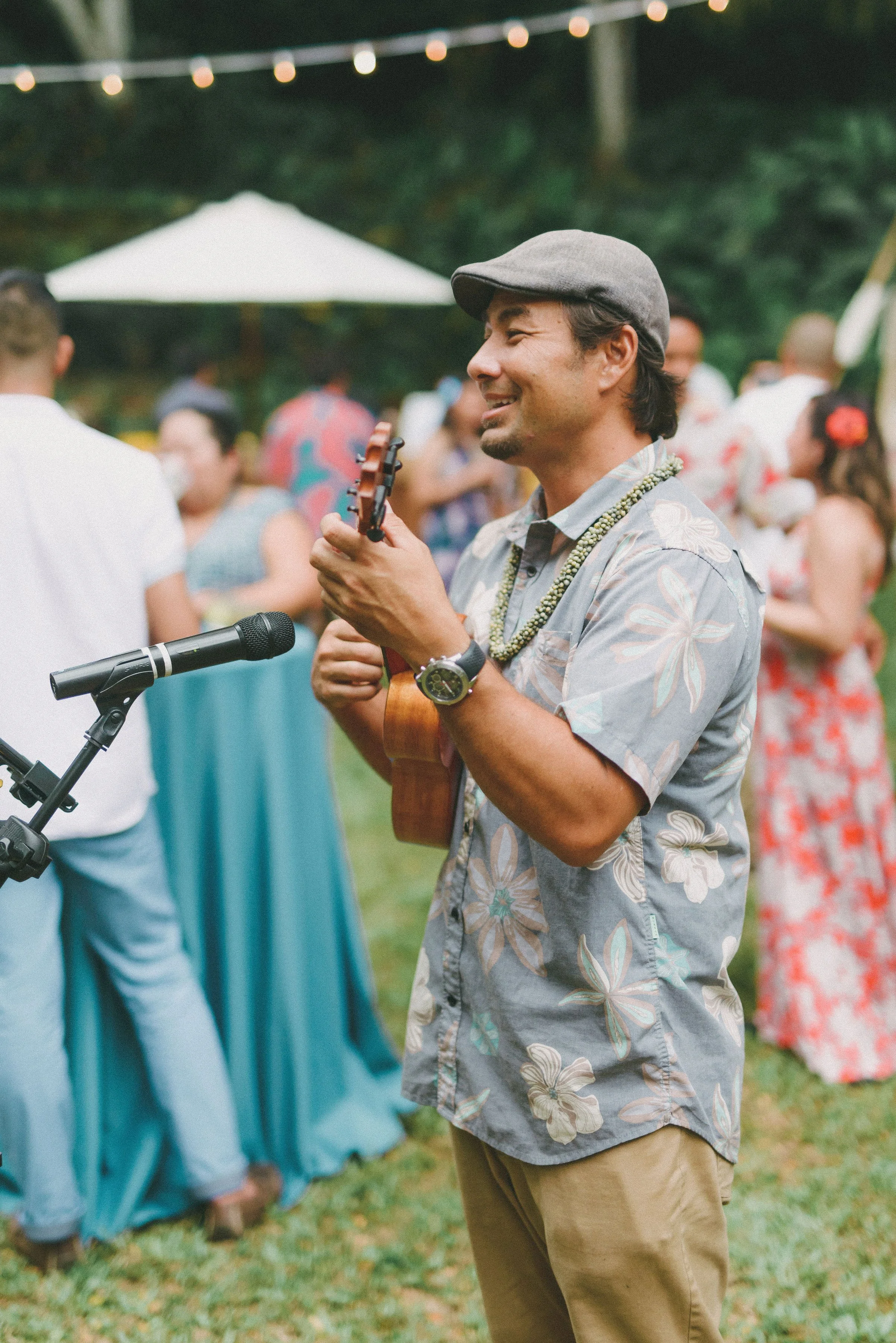 romantic-tropical-boho-waimea-valley-wedding-reception-details- (22).jpg