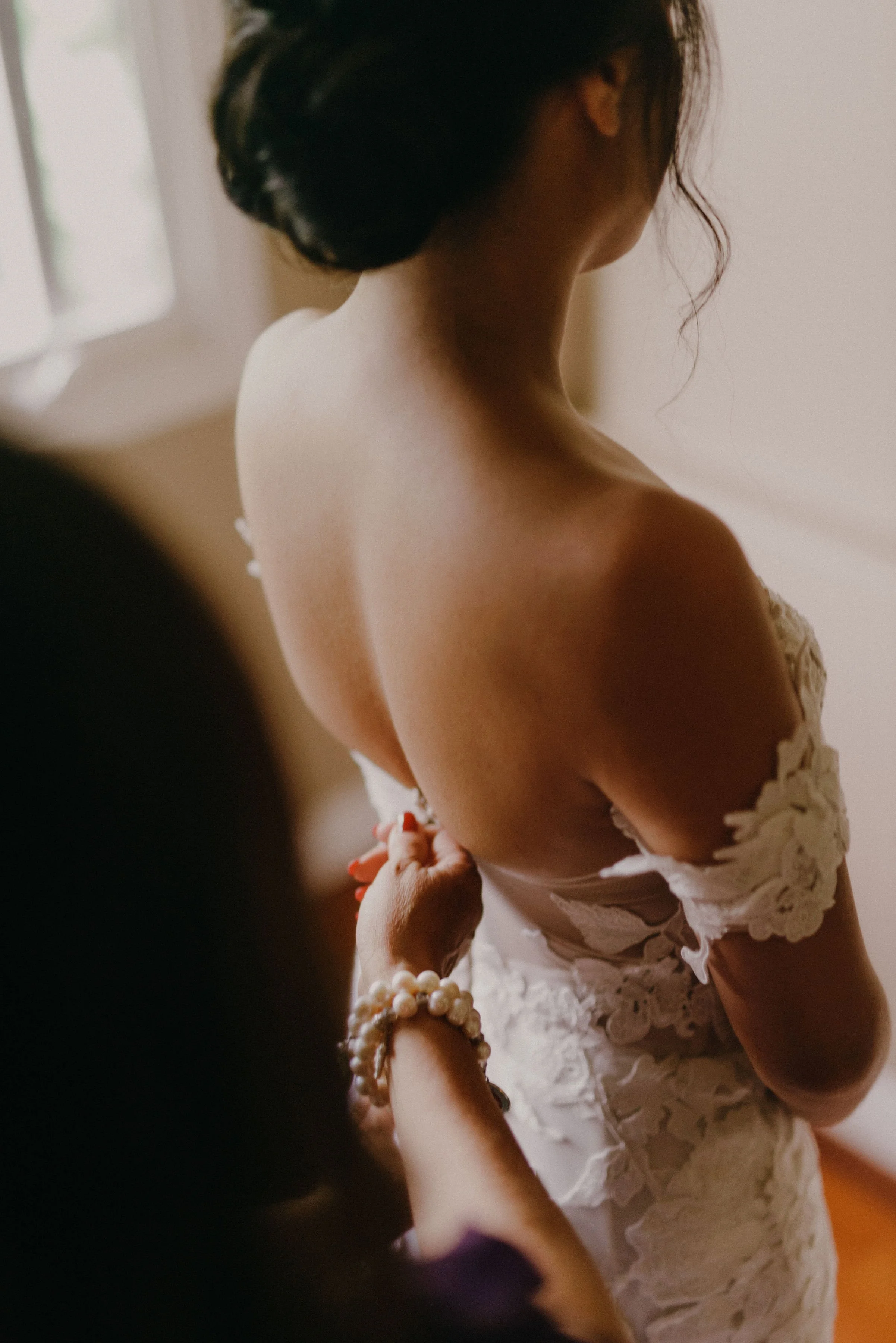 tropical-starry-boho-waimea-valley-wedding-details (22).jpg