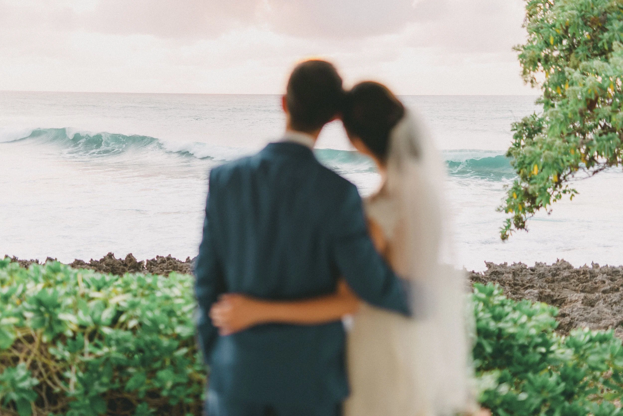 ritz-carlton-turtle-bay-wedding-phototgrapher (72).jpg