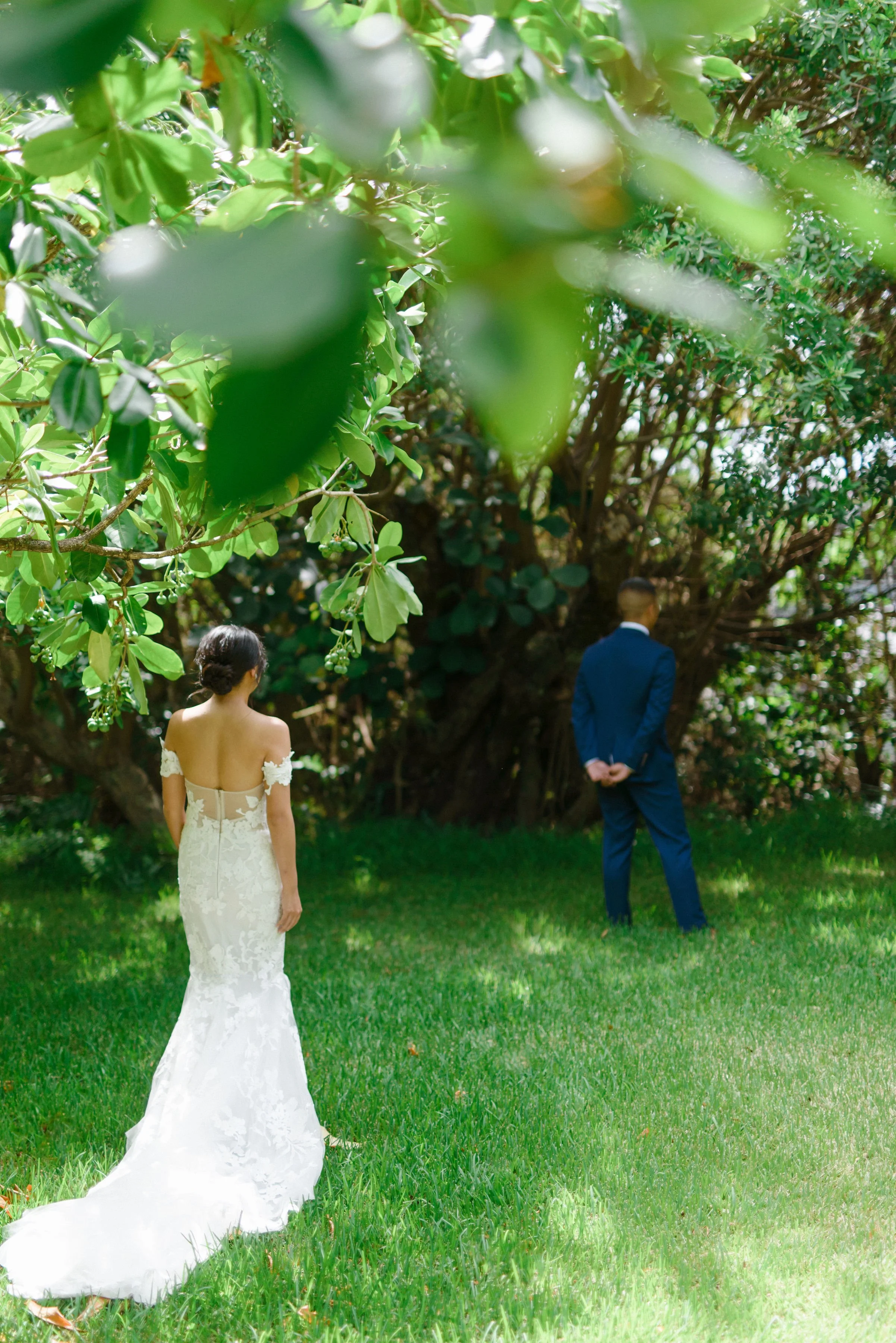 starry-waimea-valley-wedding-firstlook (3).jpg