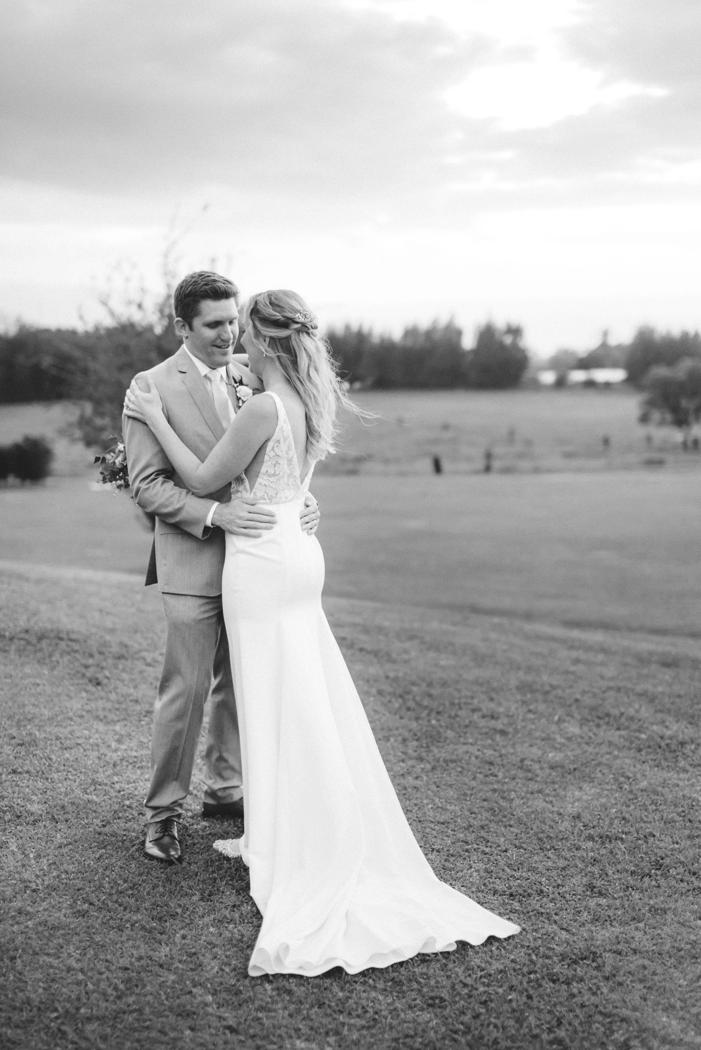 portraits-romantic-sunset-ranch-wedding(731).jpg