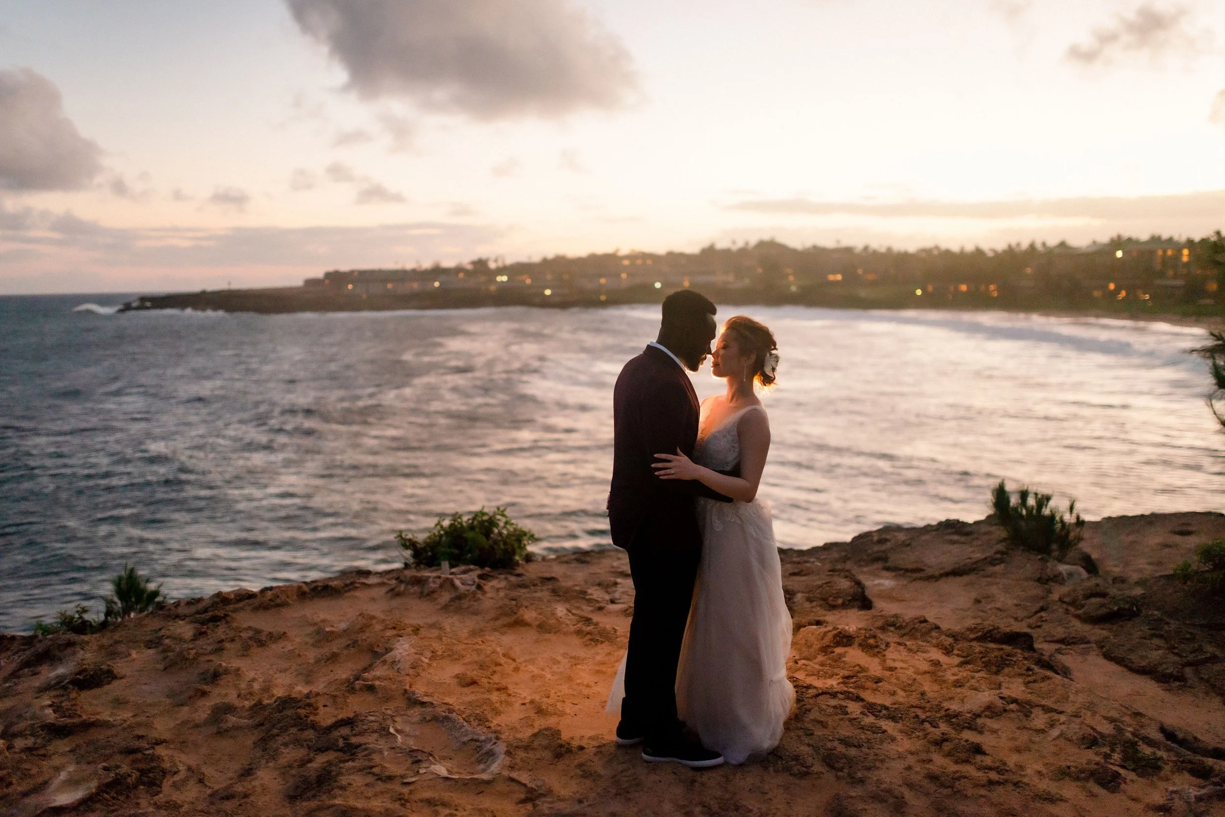 tropical-cliffside-kauai-shipwreck-beach-wedding(199).jpg