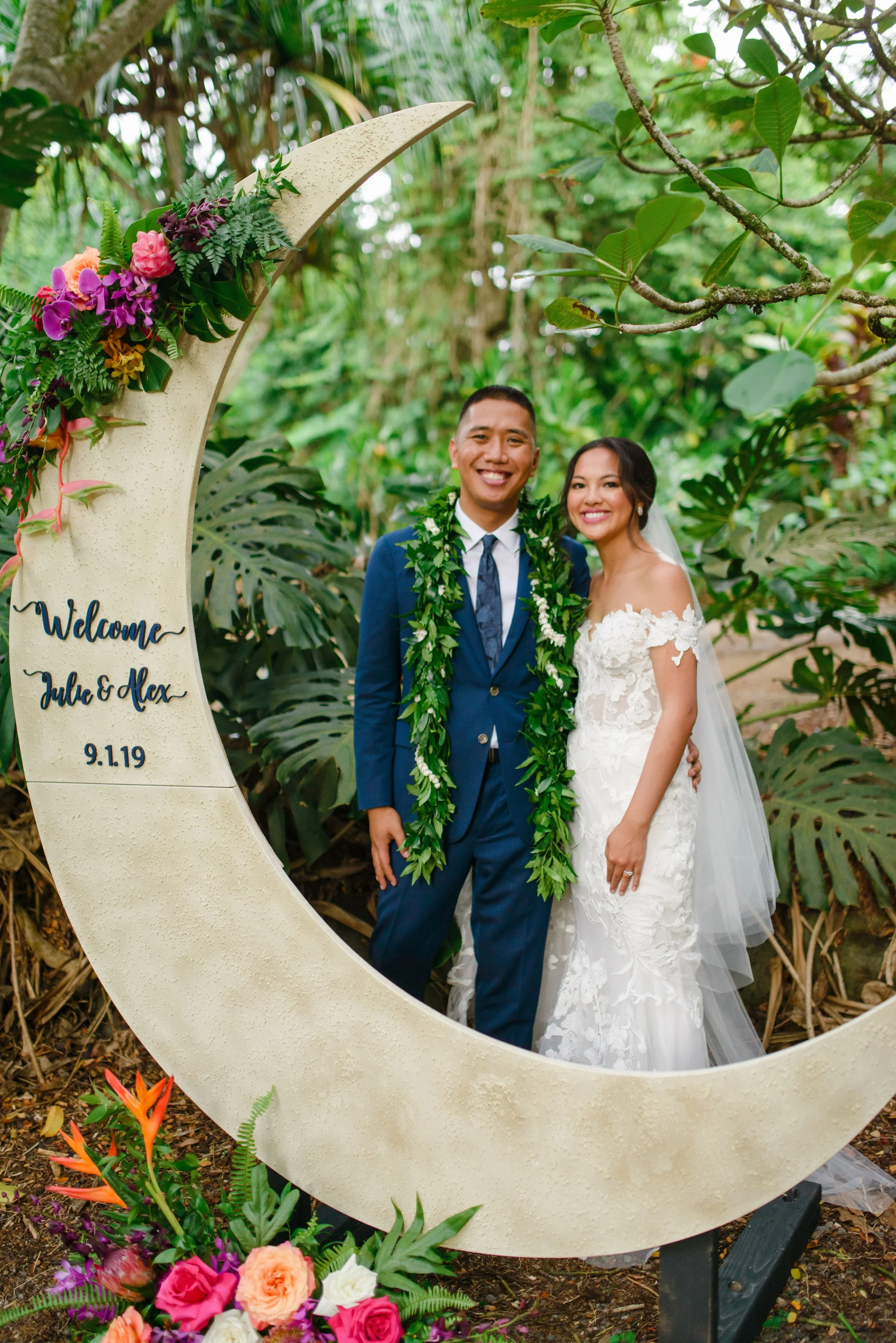 hawaii-romantic-starry-waimea-valley-wedding-reception-details- (8).jpg