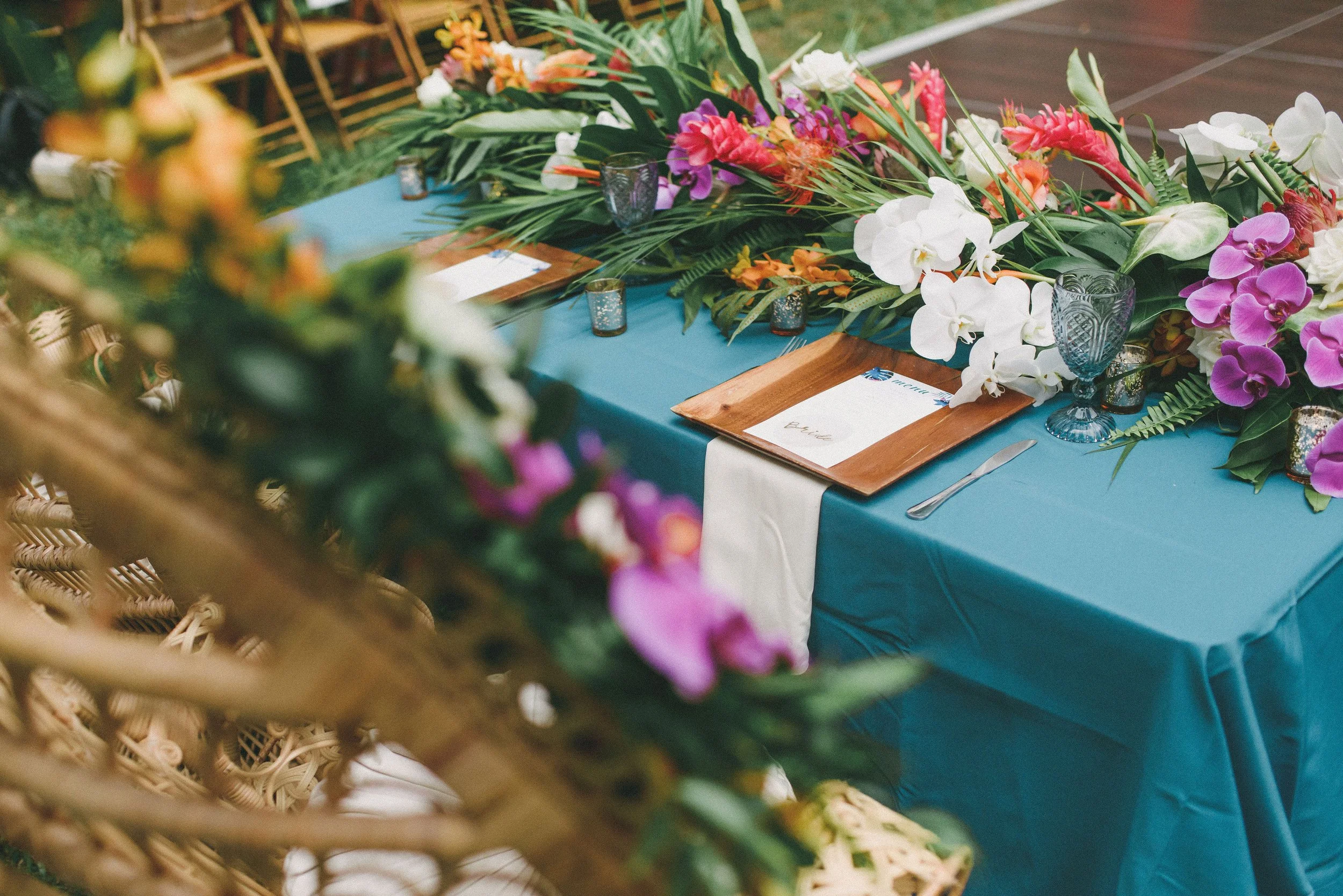 hawaii-colorful-waimea-valley-wedding-reception-details- (27).jpg
