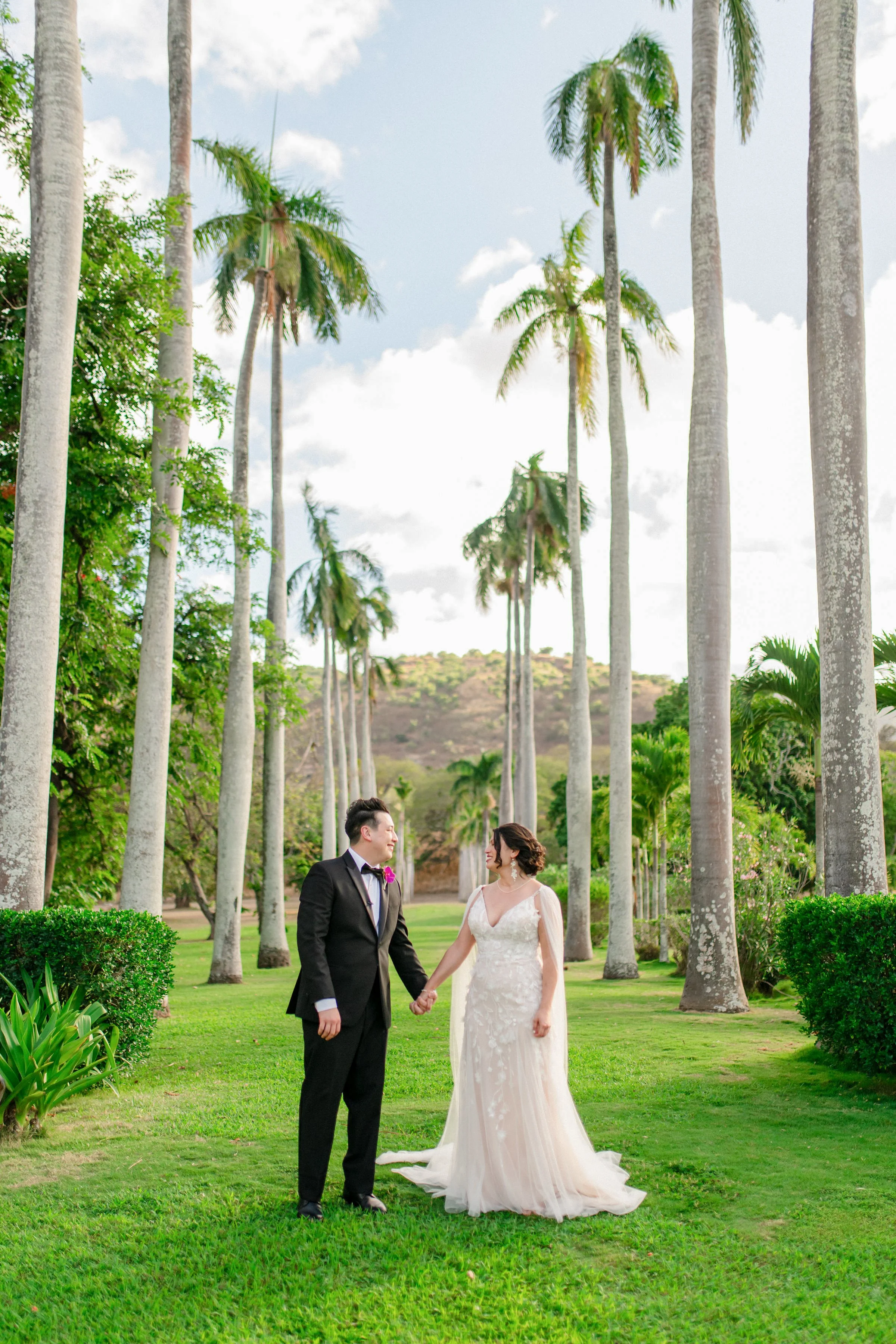 tropicalnorth-shore-wedding-first-look (27).jpg
