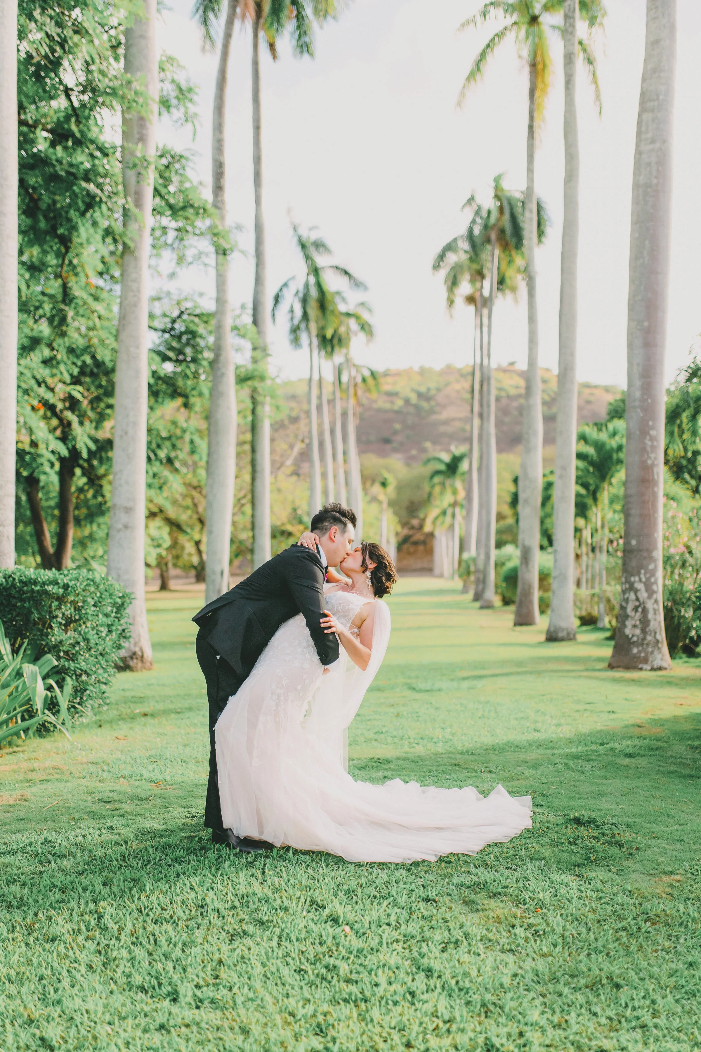 hawaii-dillingham-ranch-wedding-first-look (26).jpg