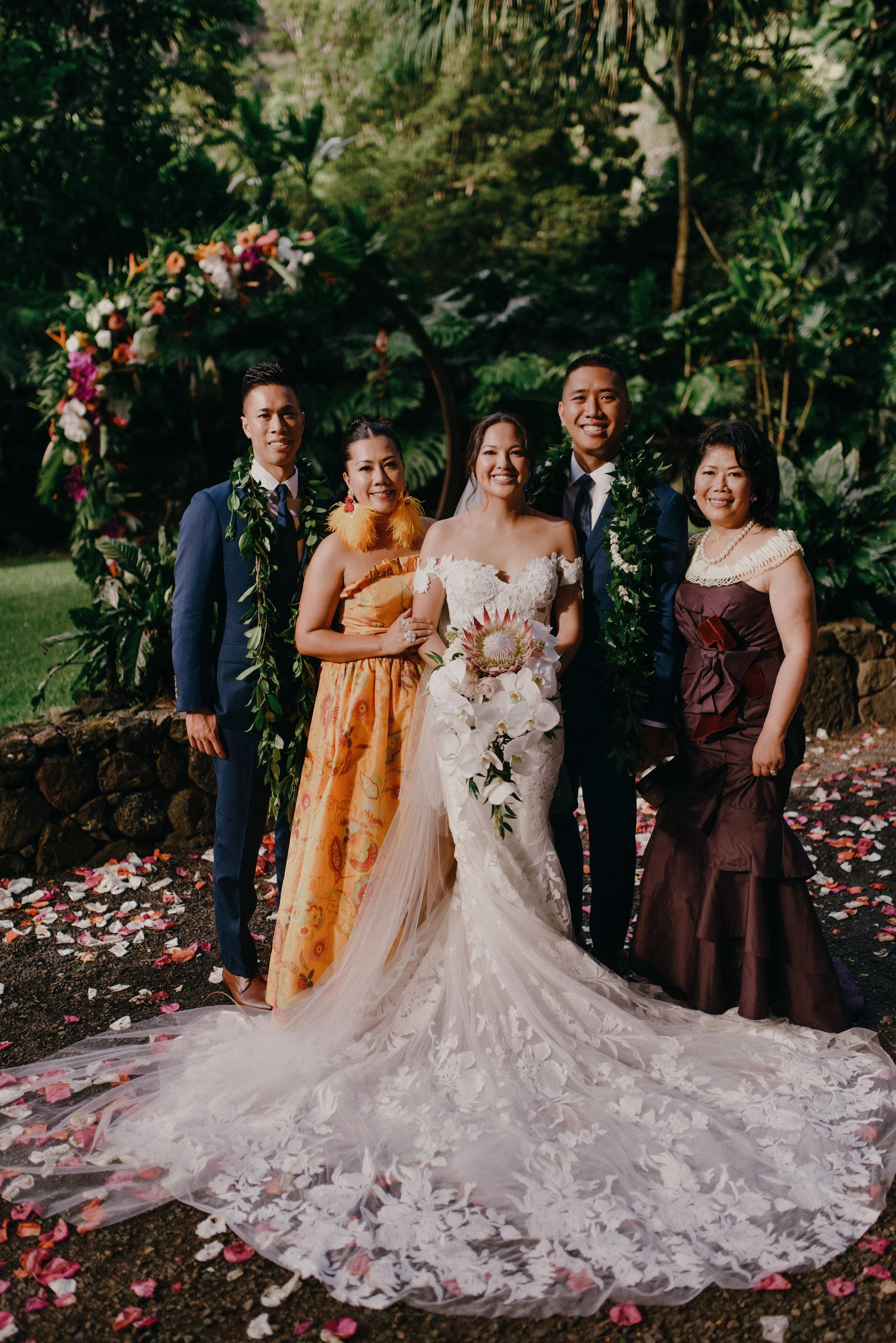 oahu-hawaii-colorful-tropical-starry-boho-waimea-valley-wedding-hawaiian-ceremony (125).jpg