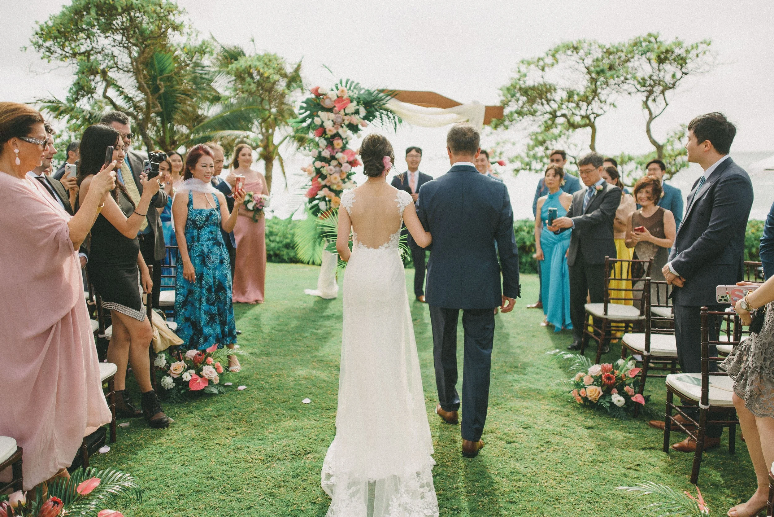 ritz-carlton-turtle-bay-wedding-phototgrapher (86).jpg