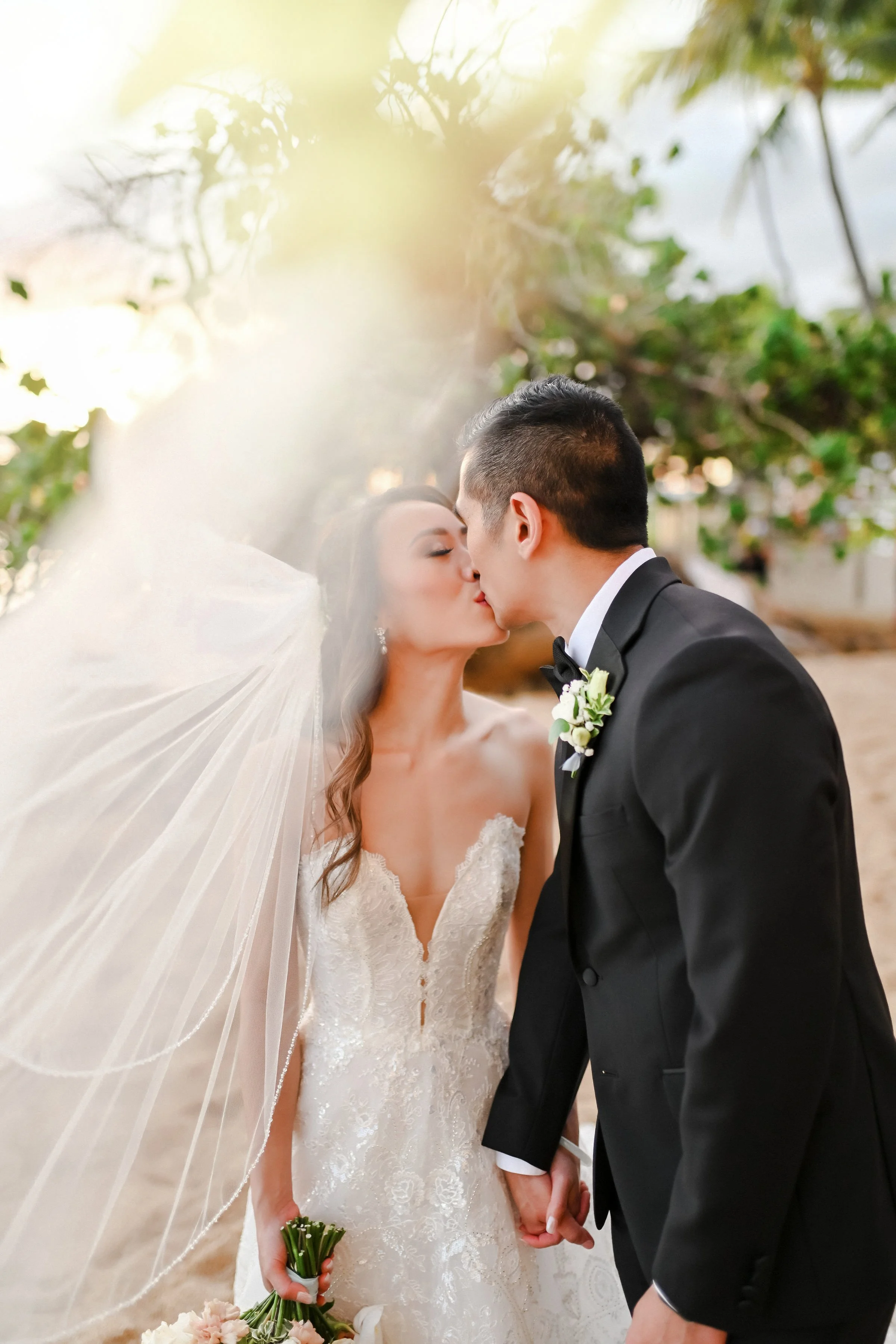 halekulani-hotel-wedding-venue-phototgrapher (161).jpg