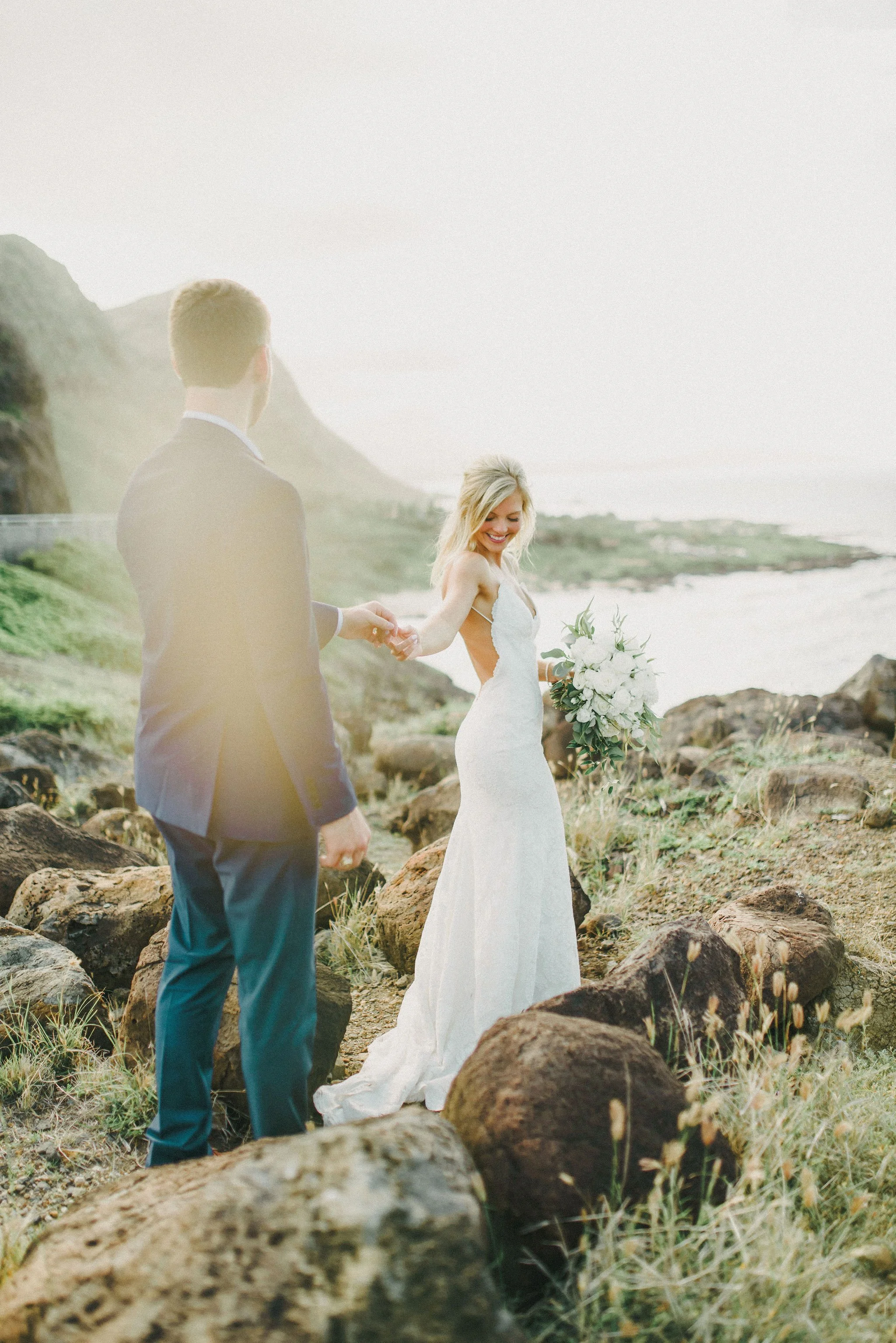 destination-makapuu-cliff-beach-wedding(4).jpg