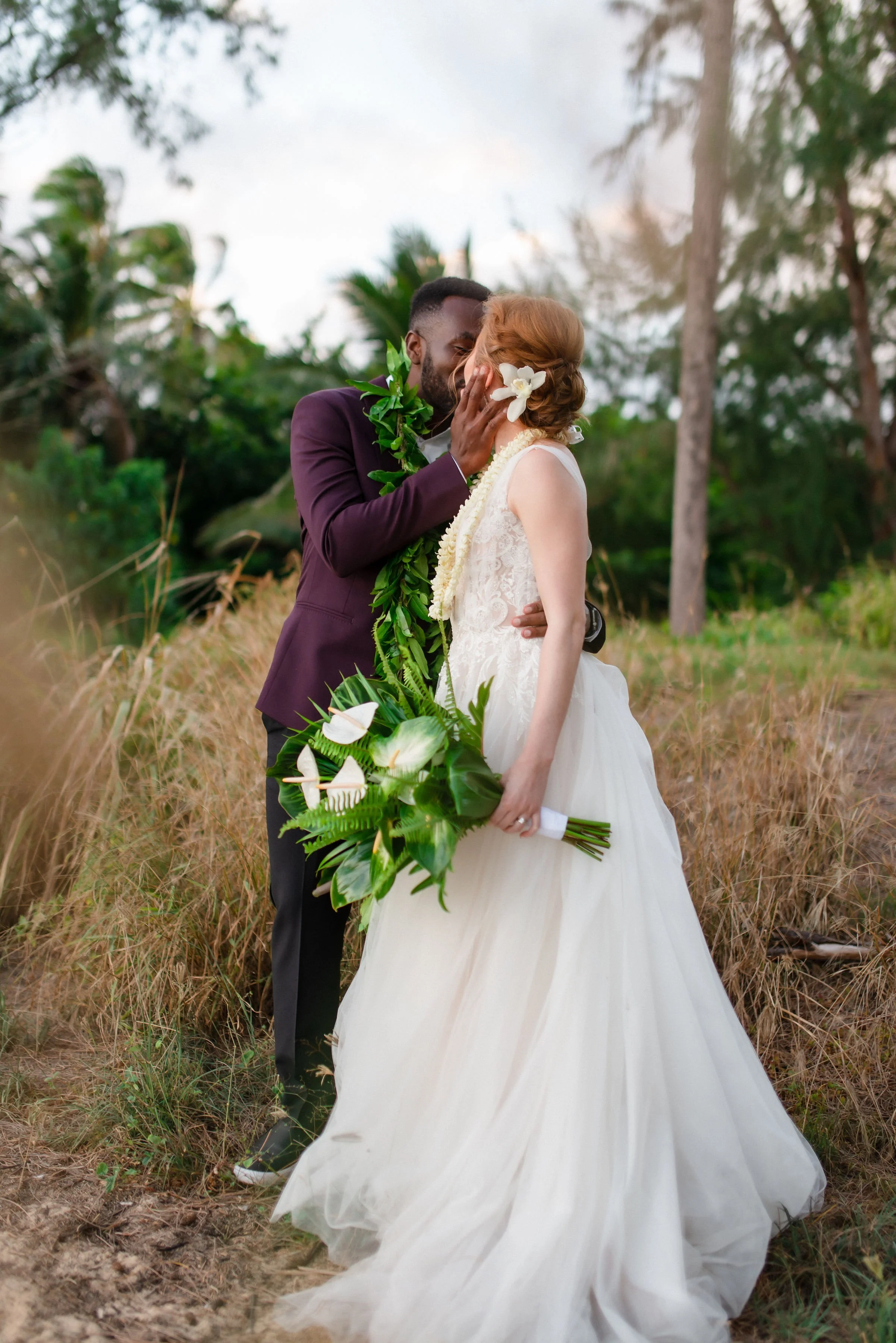 tropical-kauai-shipwreck-beach-wedding(136).jpg