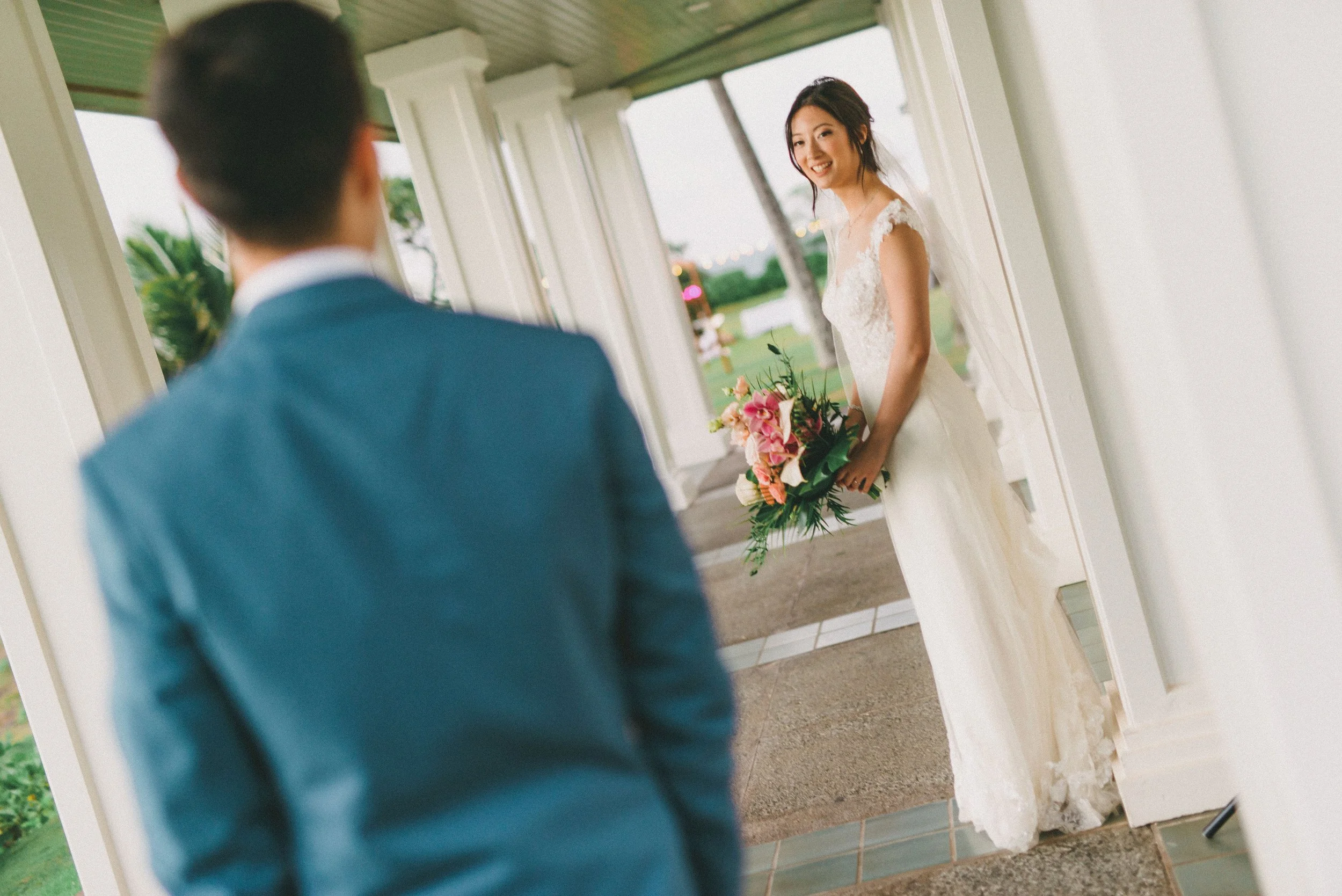ritz-carlton-turtle-bay-wedding-phototgrapher (77).jpg