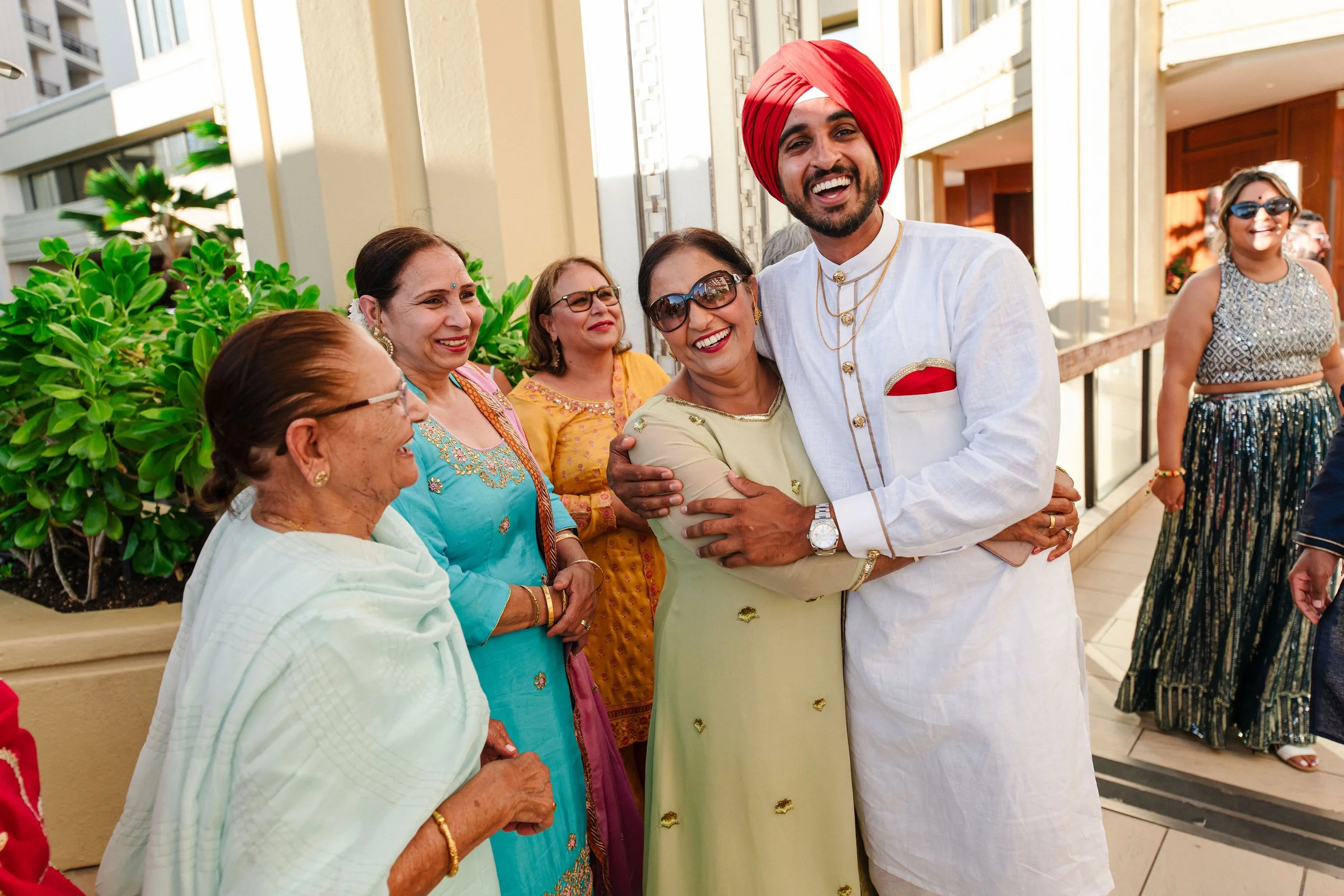 colorful-hawaii-indian-wedding-photographer- (36).jpg