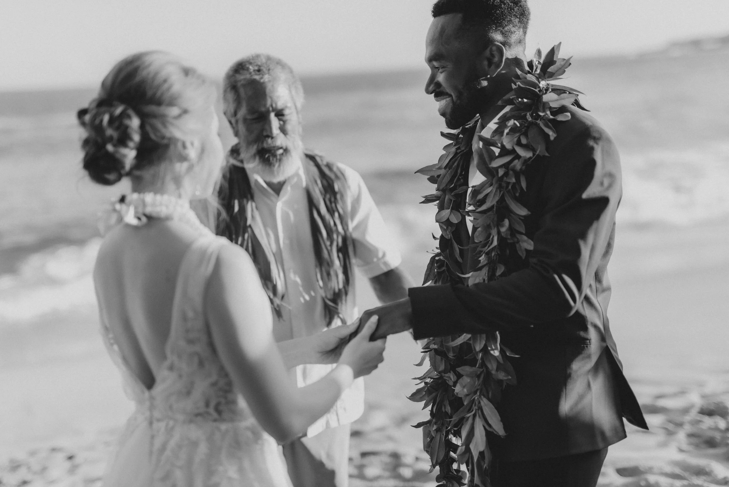 romantic-kauai-shipwreck-beach-wedding(33).jpg