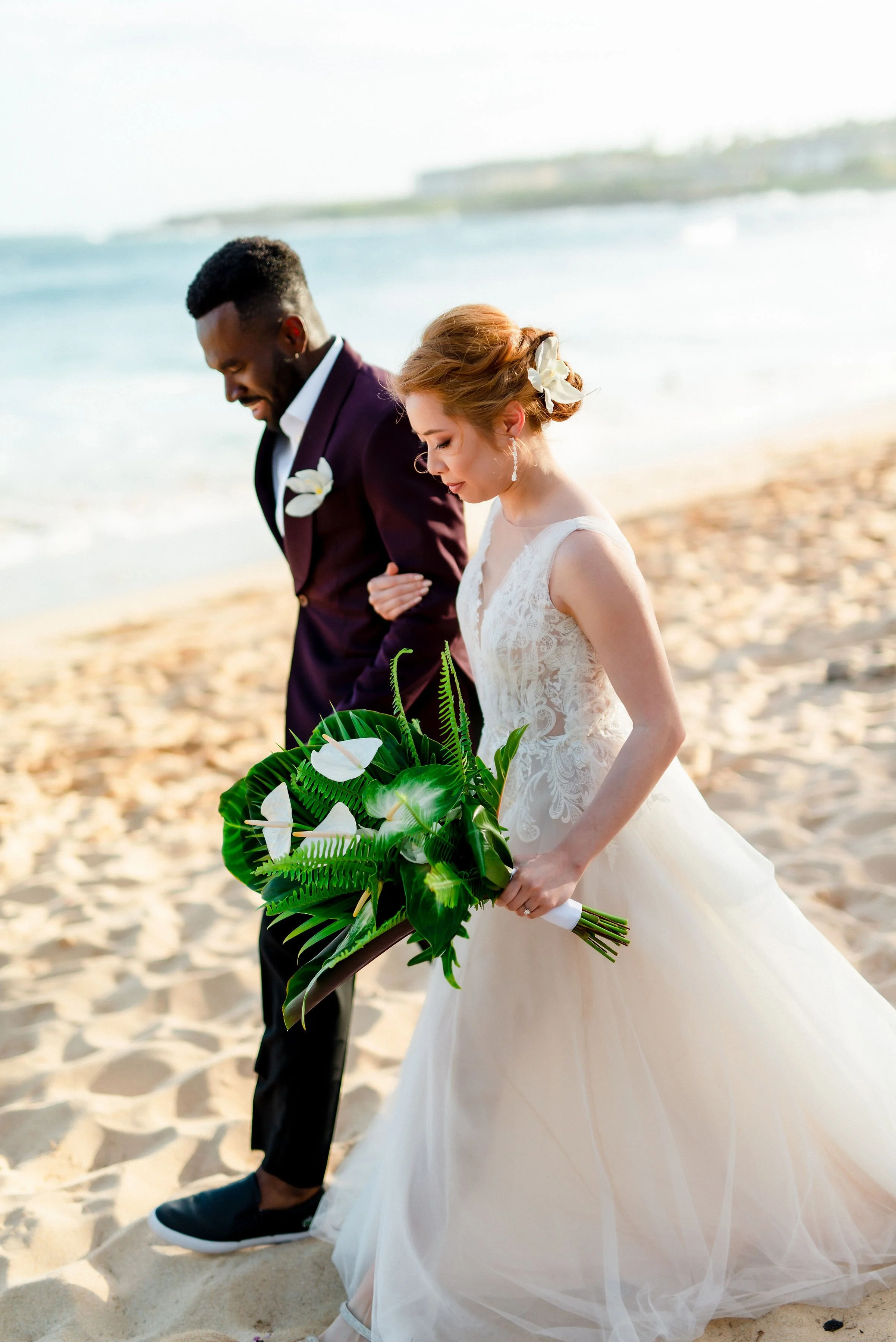 tropical-kauai-shipwreck-beach-wedding(3).jpg