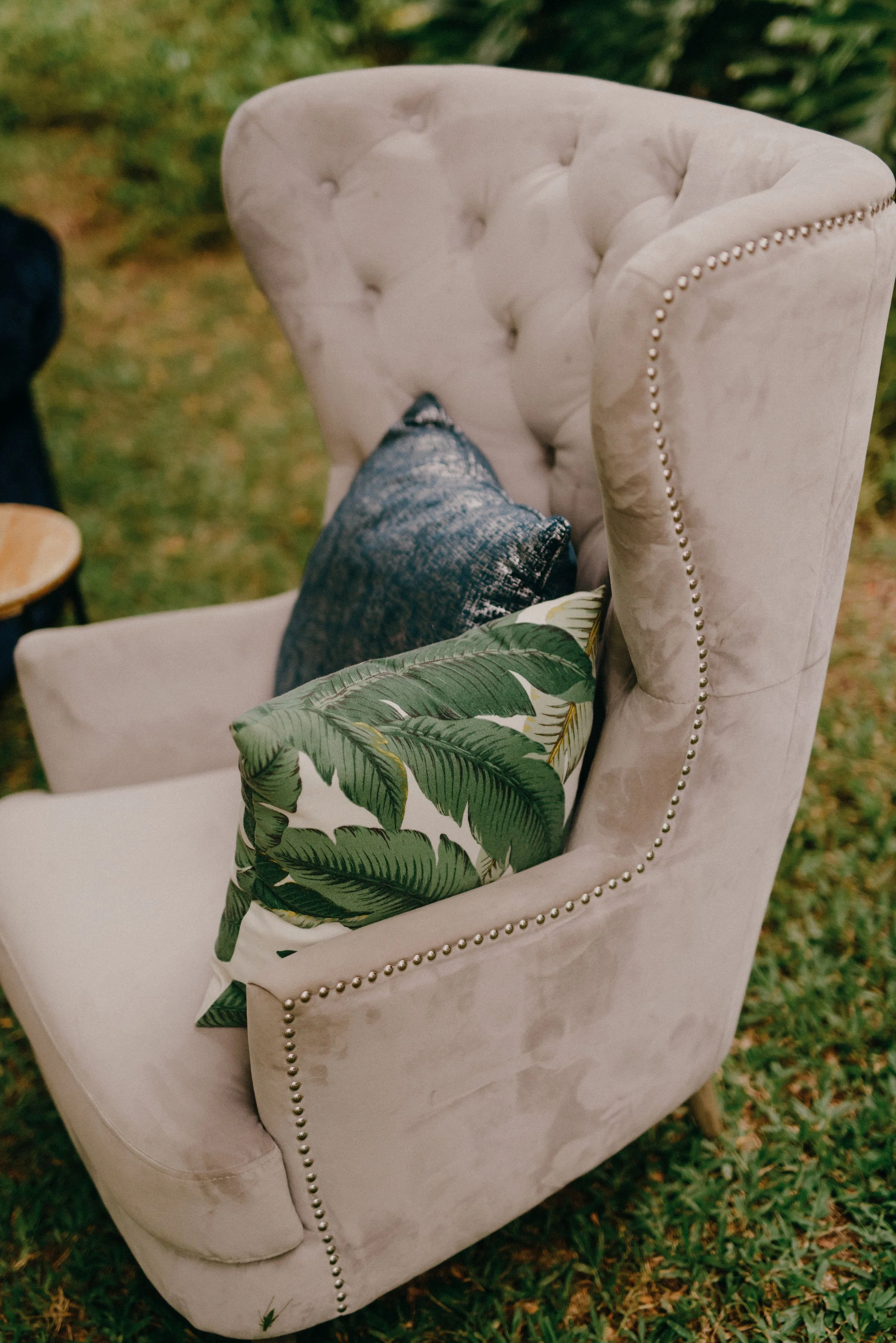 oahu-tropical-starry-boho-waimea-valley-wedding-reception-blue- (58).jpg