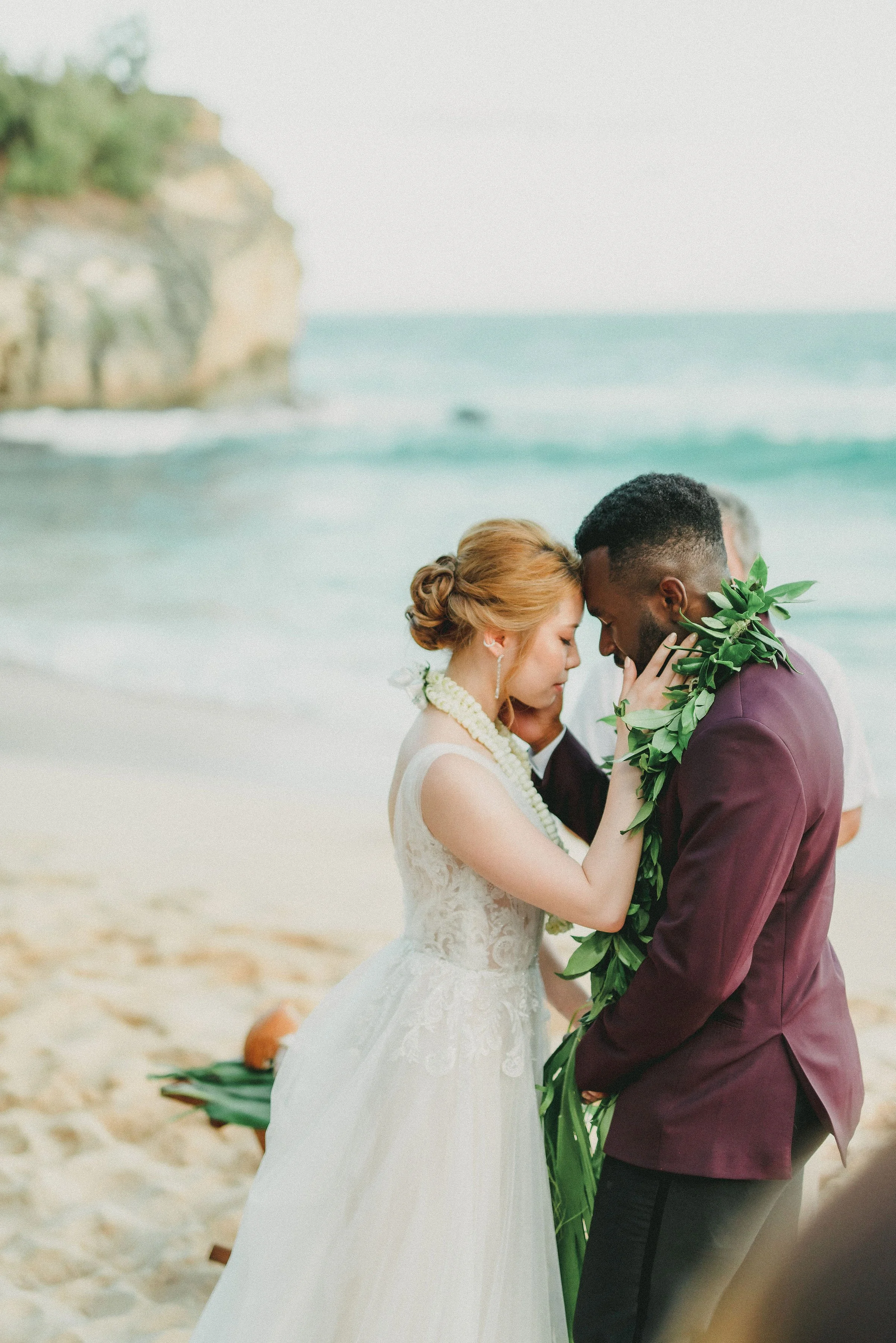 kauai-shipwreck-beach-stephen-ludwig-wedding-photography(8).jpg
