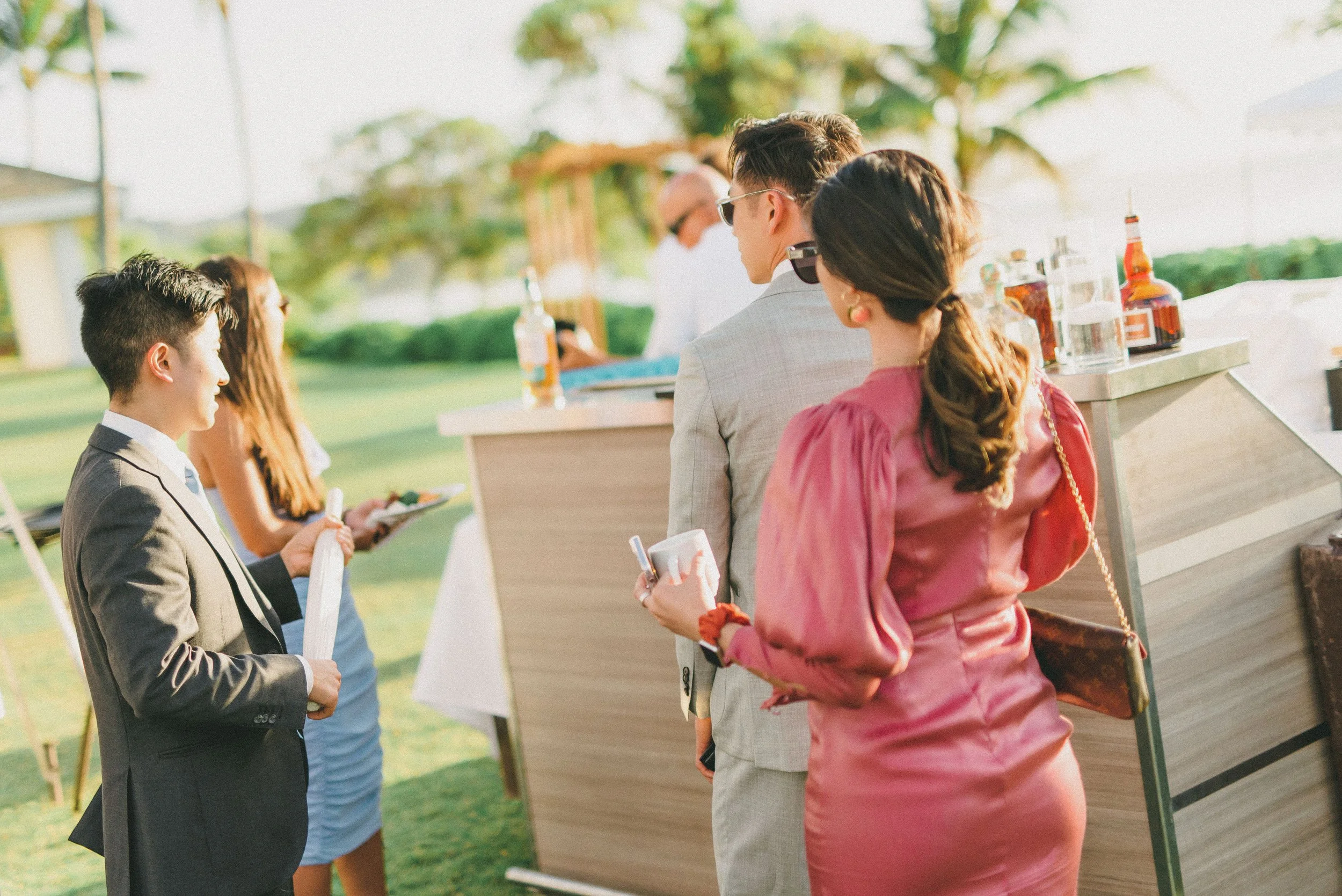 ritz-carlton-turtle-bay-wedding-phototgrapher (35).jpg
