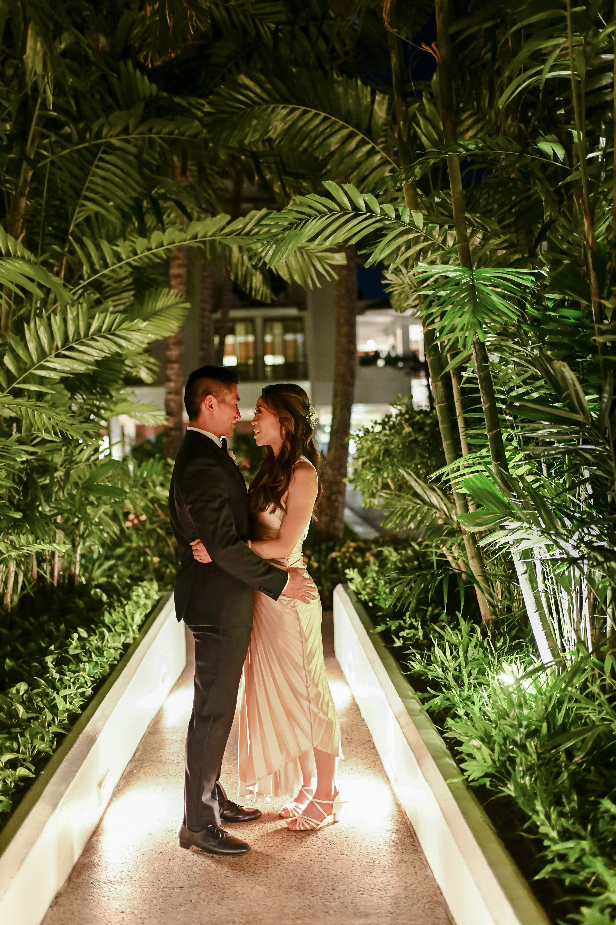 halekulani-hotel-wedding-venue-phototgrapher (184).jpg