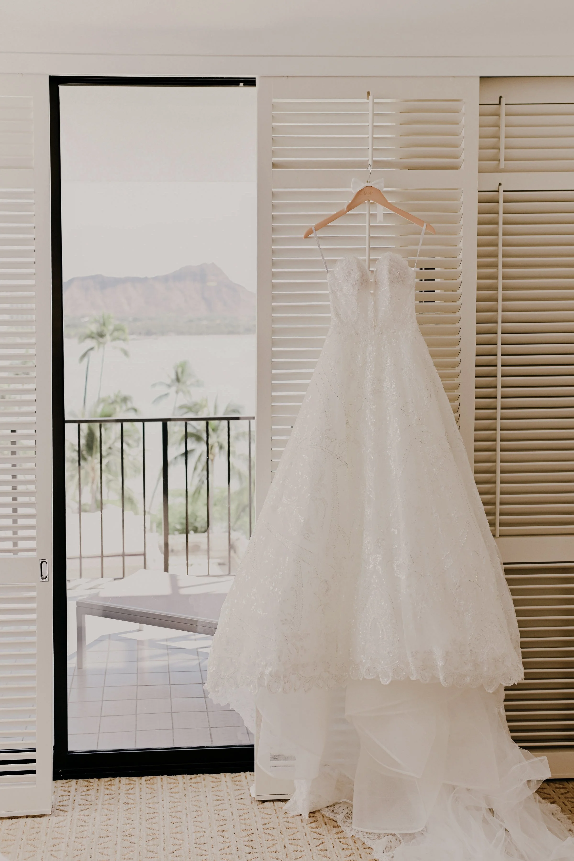 halekulani-hotel-wedding-venue-phototgrapher (120).jpg
