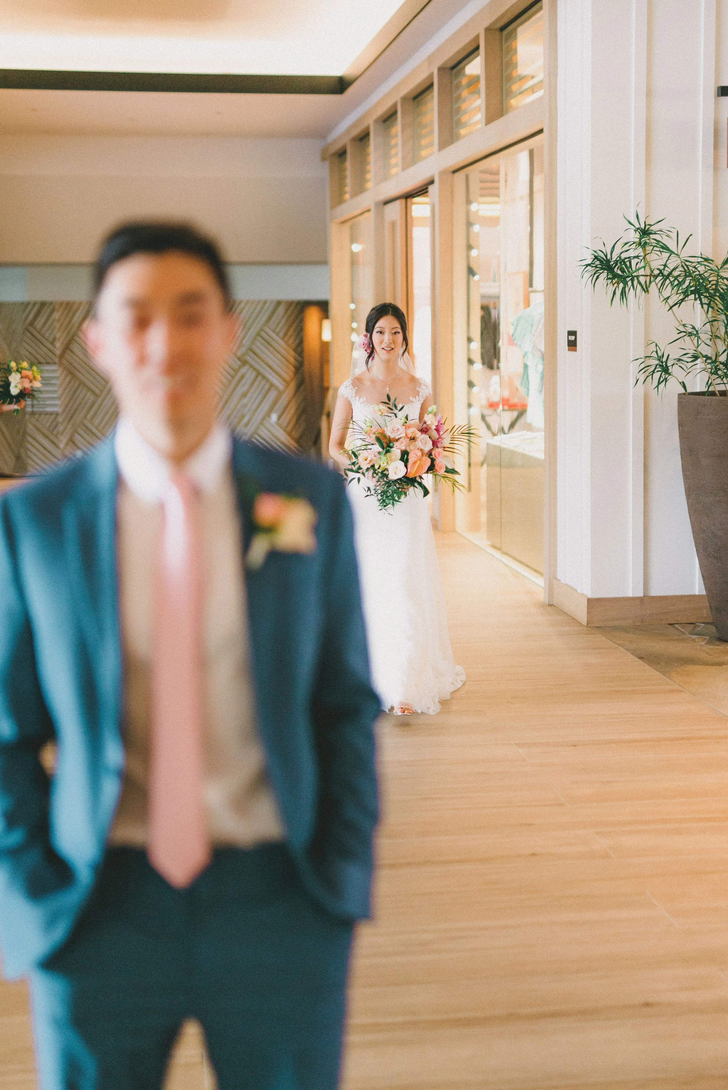 ritz-carlton-turtle-bay-wedding-phototgrapher (35).jpg