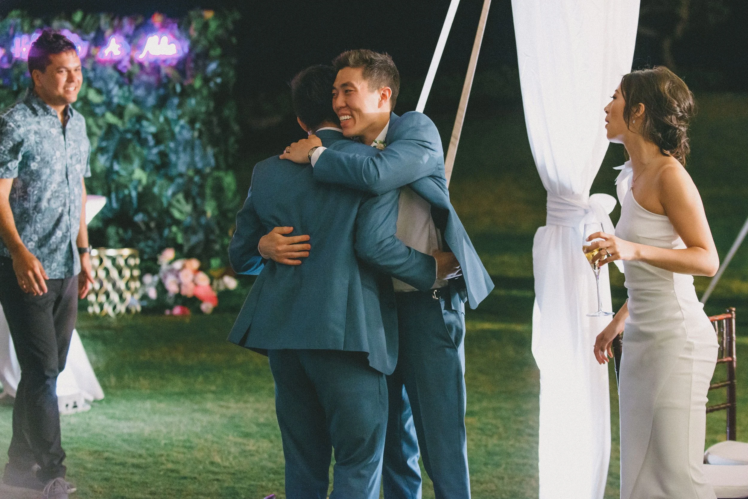 ritz-carlton-turtle-bay-wedding-phototgrapher (86).jpg