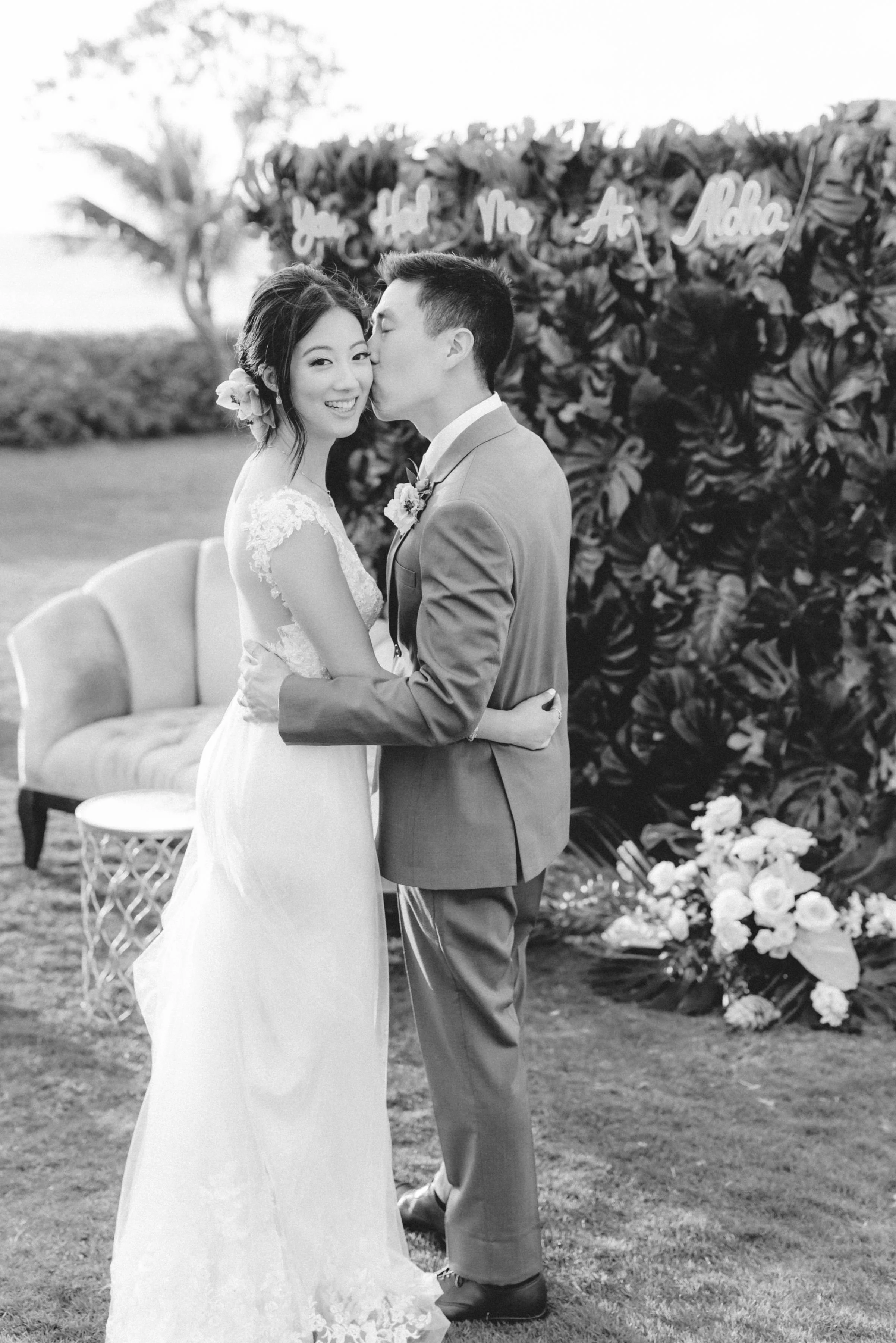 ritz-carlton-turtle-bay-wedding-phototgrapher (56).jpg