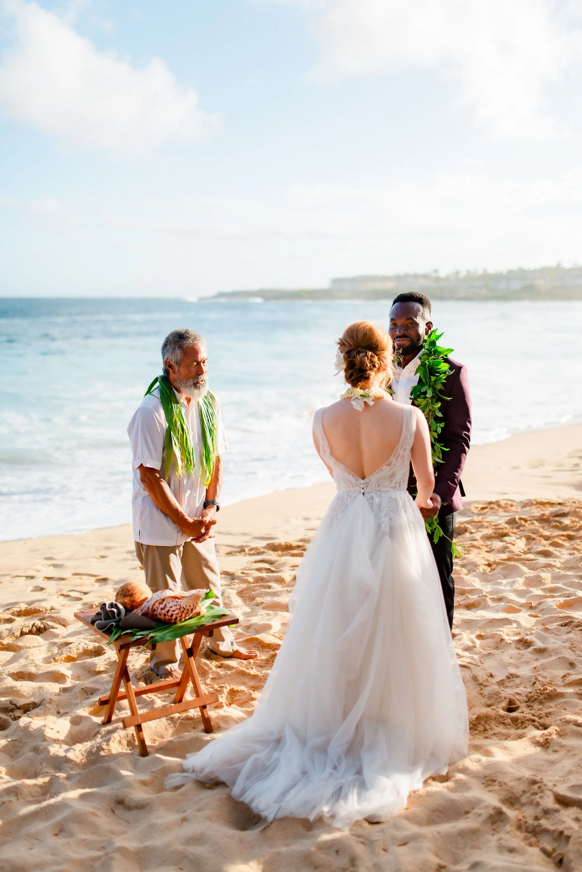 luxury-kauai-shipwreck-beach-wedding(20).jpg