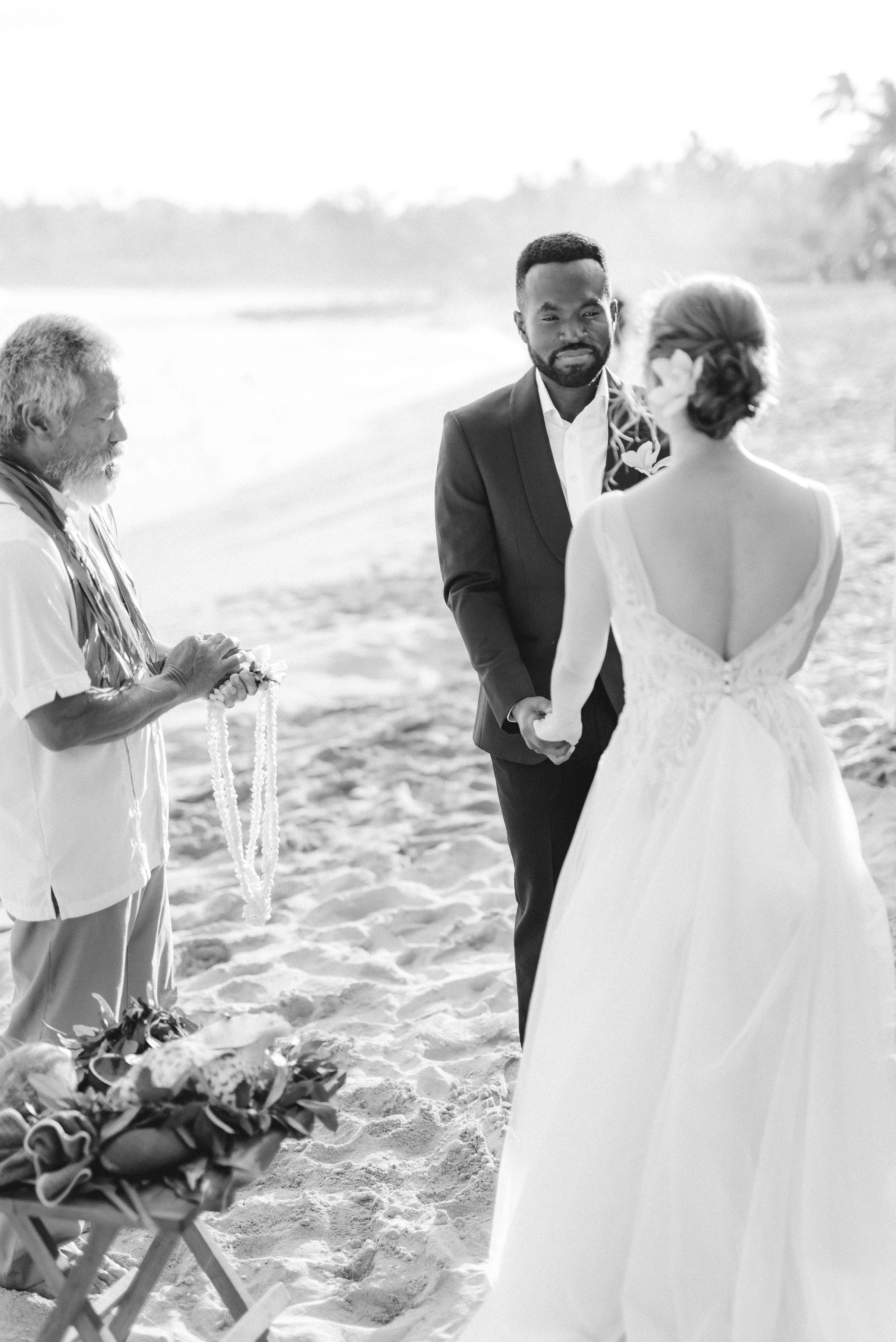 destination-kauai-shipwreck-beach-wedding(15).jpg
