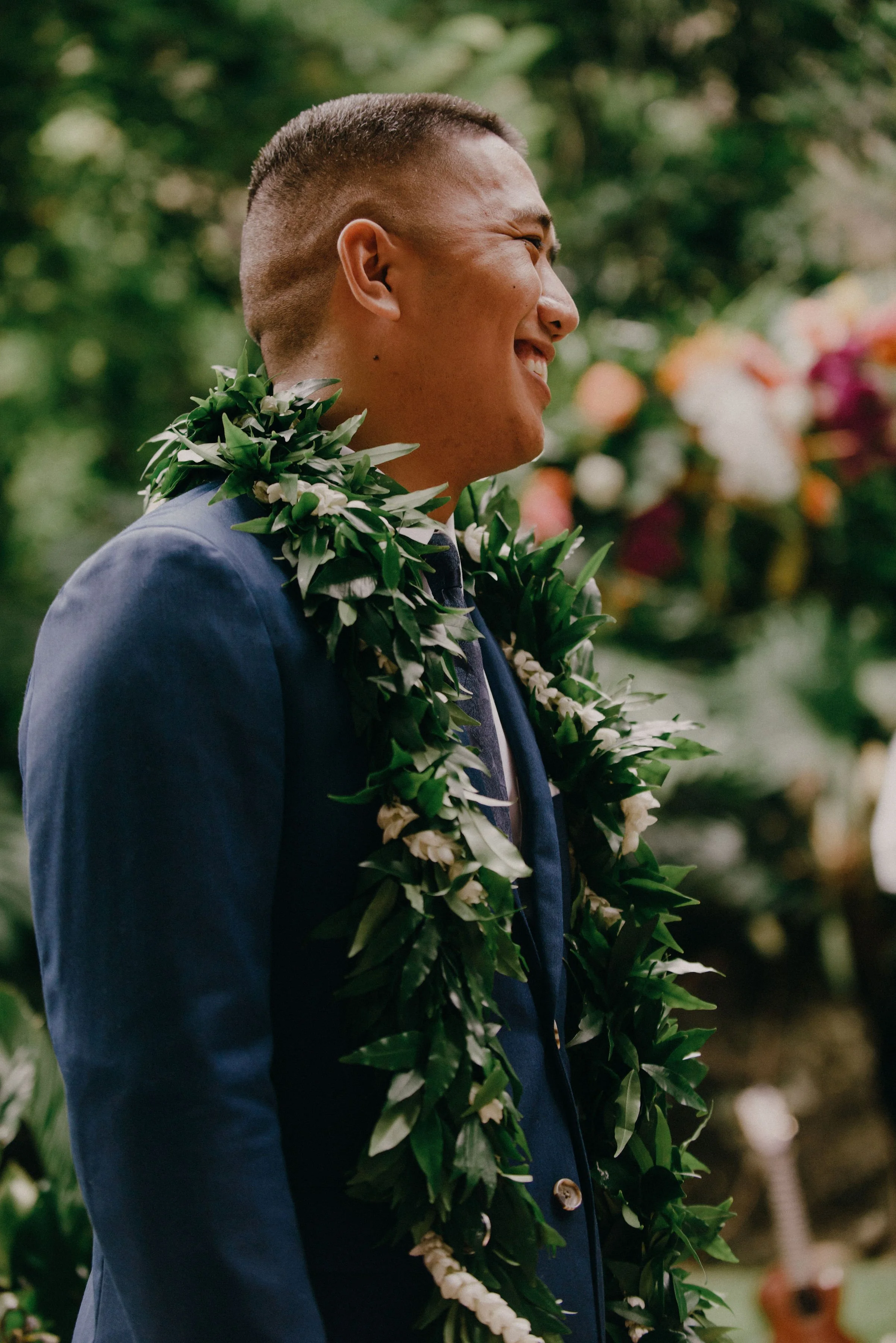 colorful-starry-waimea-valley-wedding-hawaiian-ceremony (20).jpg