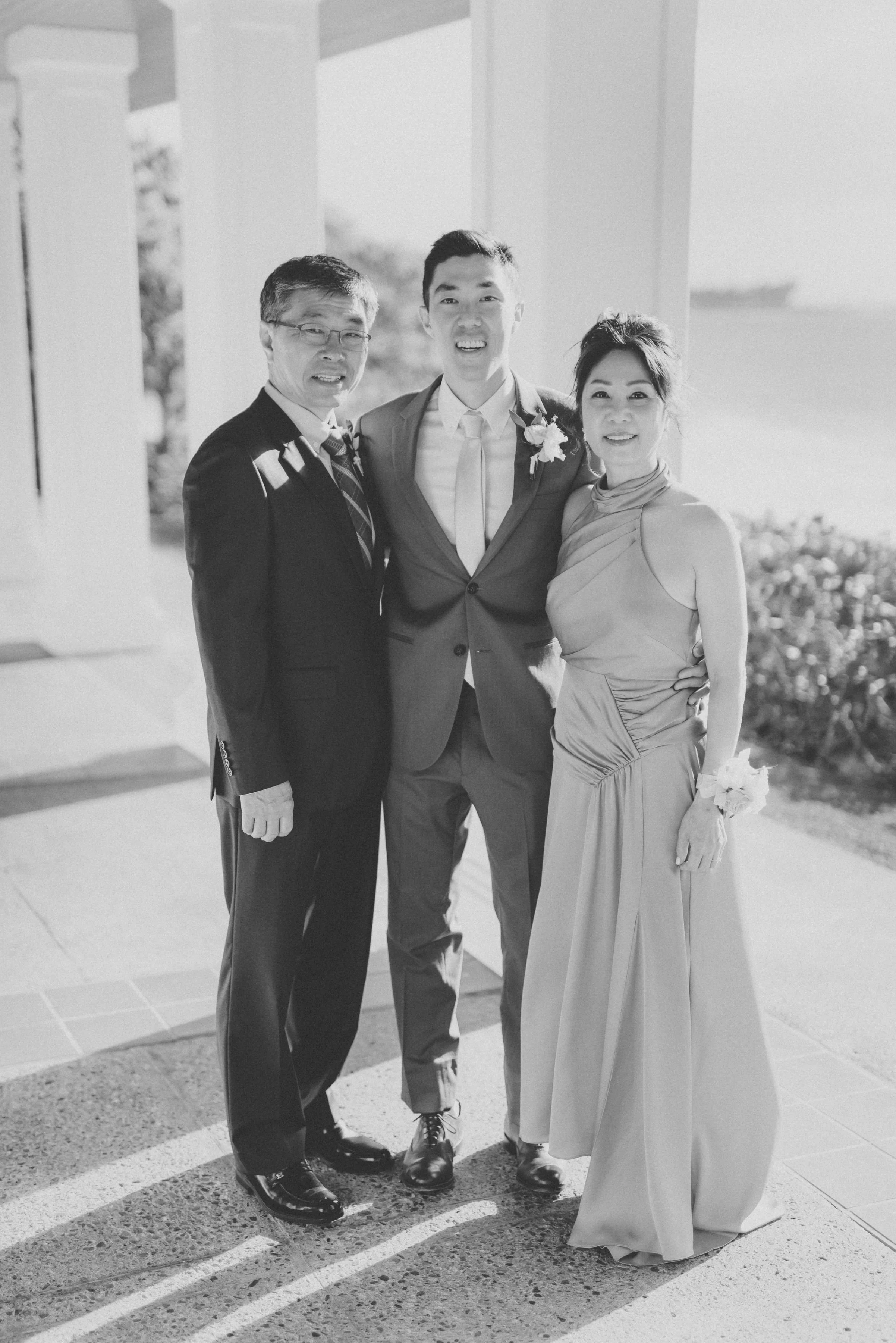 ritz-carlton-turtle-bay-wedding-phototgrapher (3).jpg