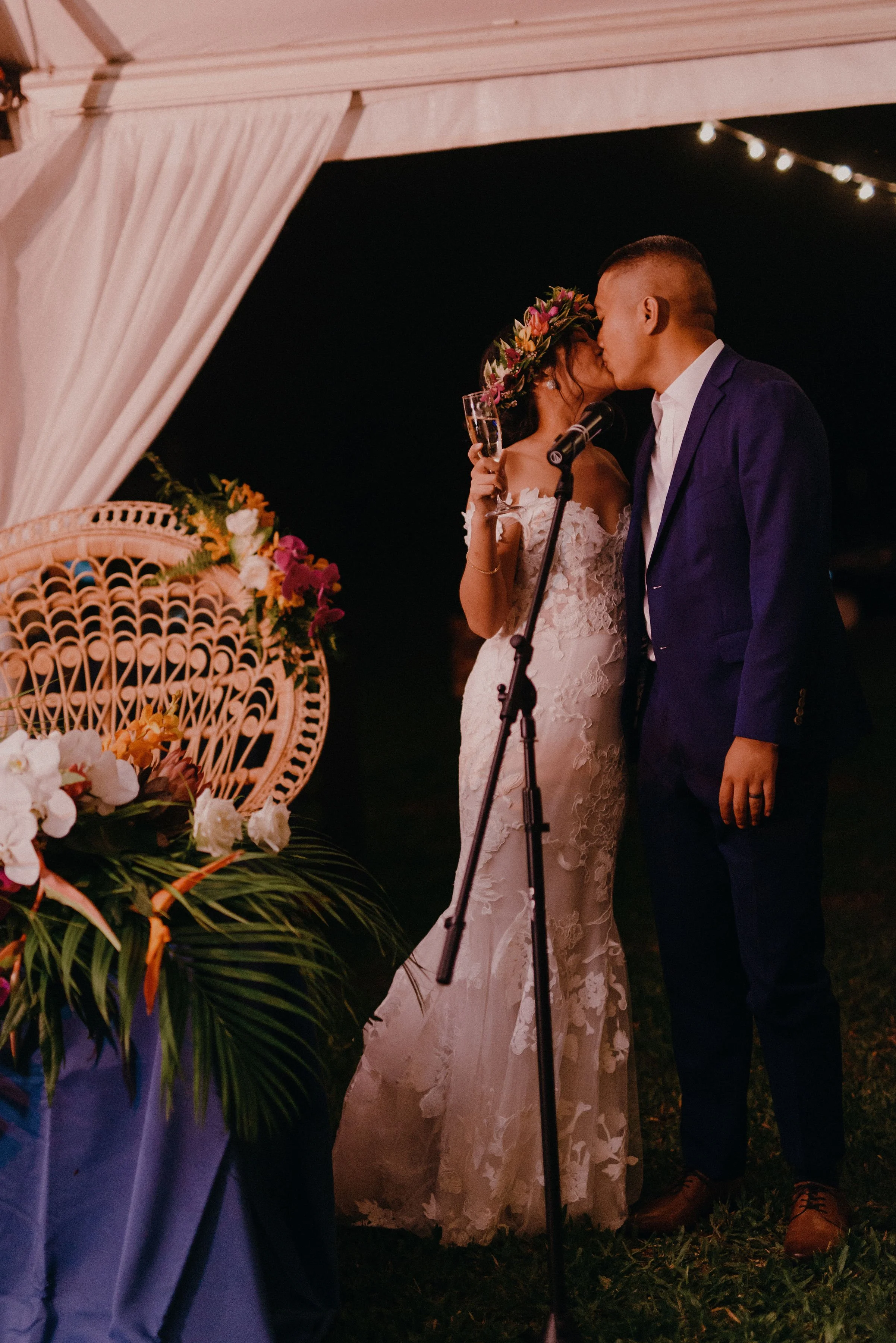 oahu-hawaii-romantic-tropical-starry-boho-waimea-valley-wedding-reception (29).jpg