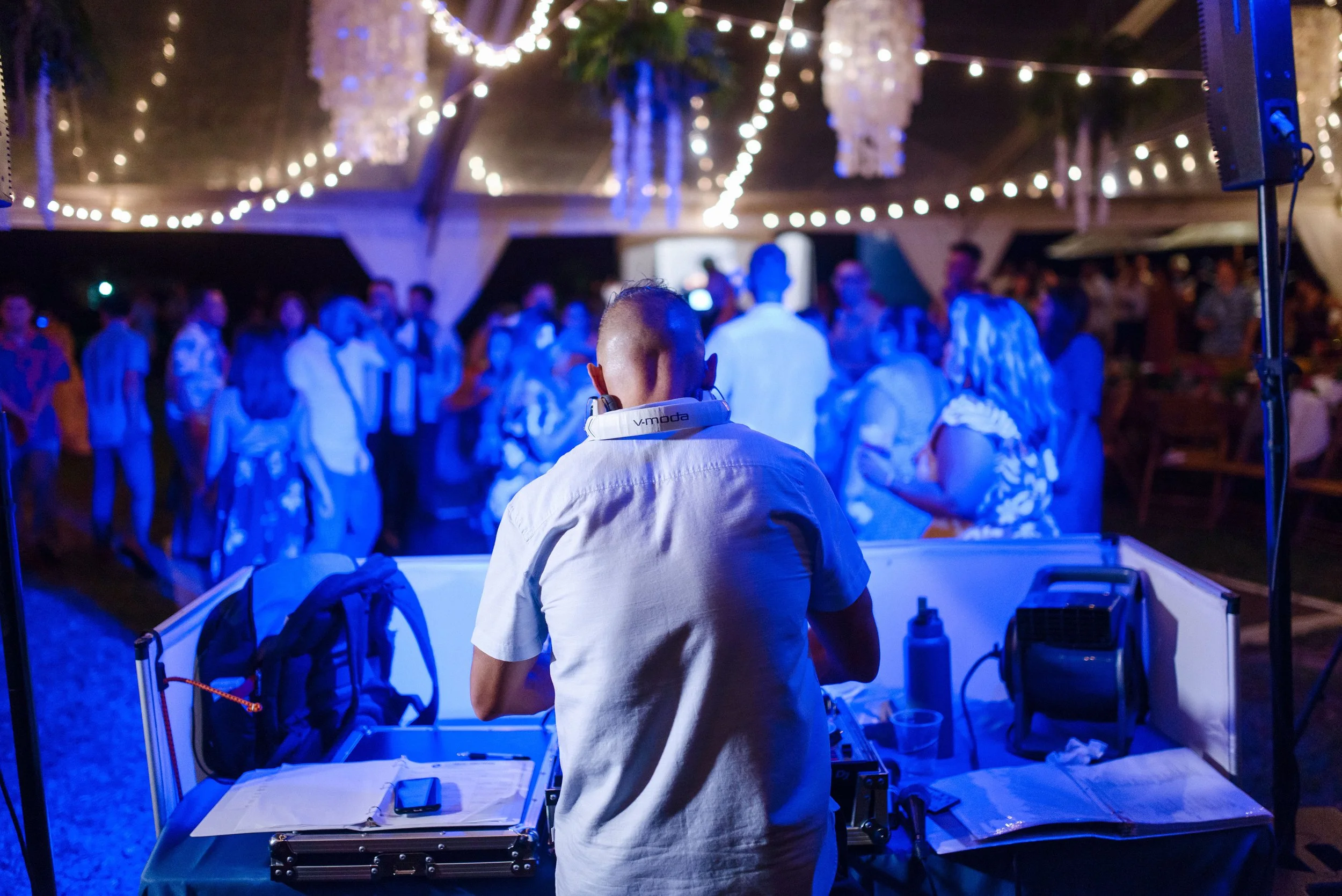 colorful-romantic-tropical-boho-waimea-valley-wedding-reception (70).jpg