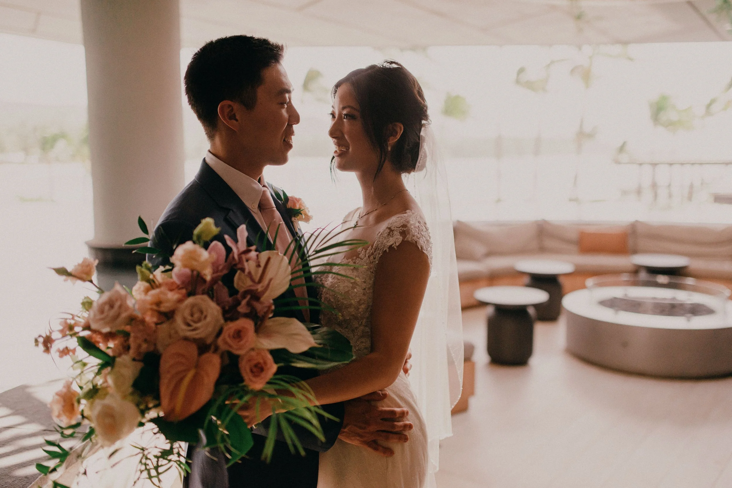ritz-carlton-turtle-bay-wedding-phototgrapher (49).jpg
