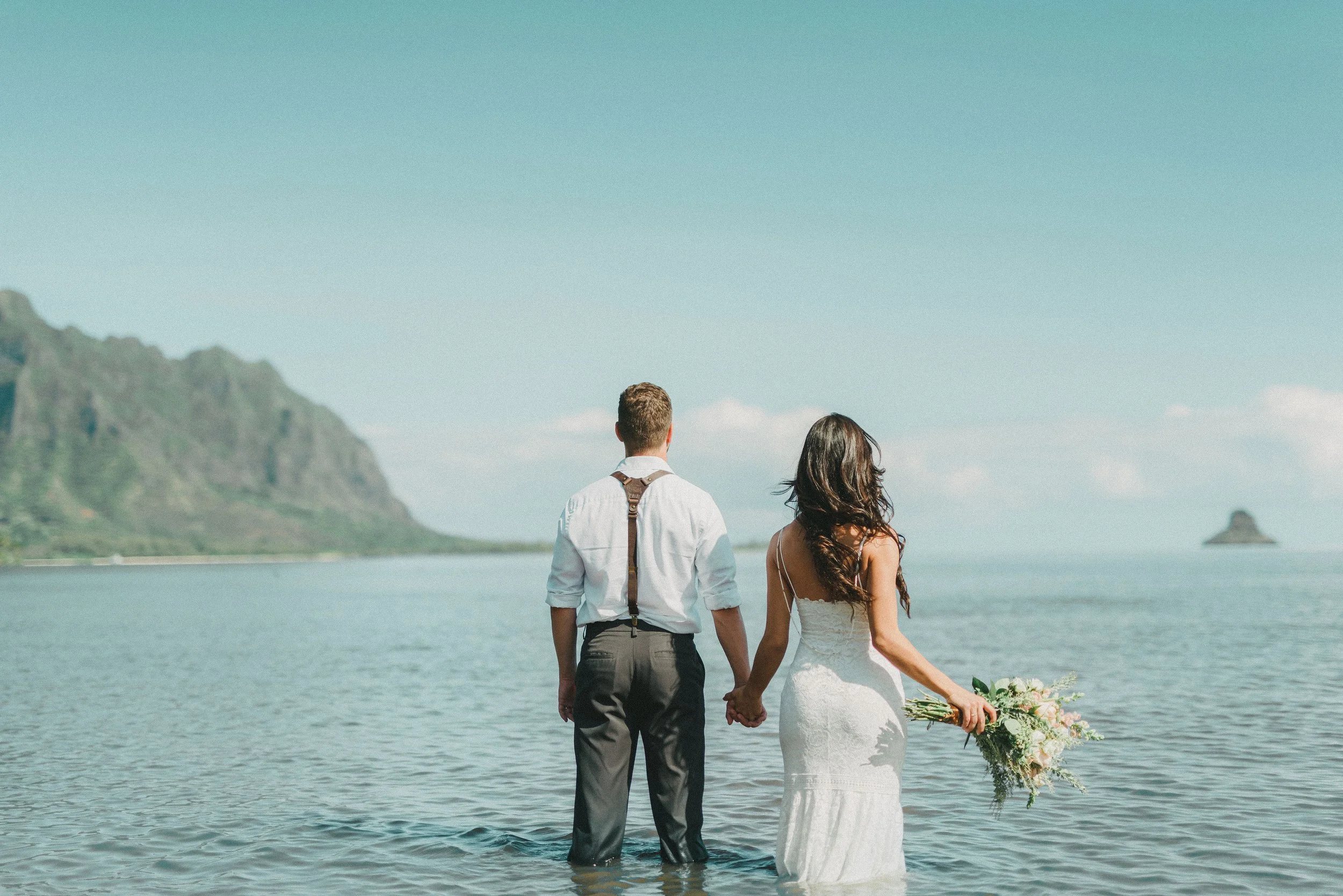 tropical-kualoa-ranch-water-wedding-photos (15).jpg