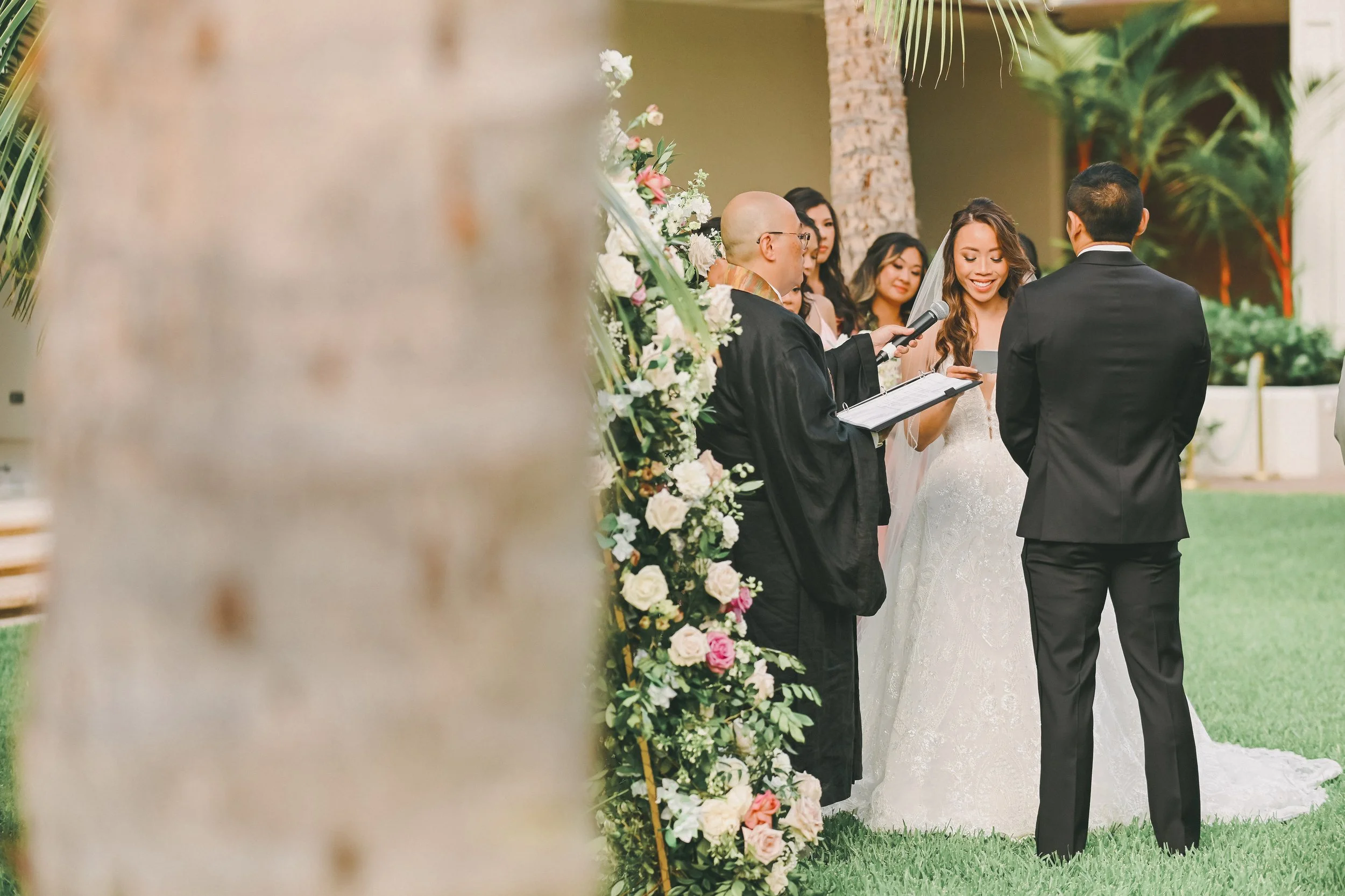 halekulani-hotel-wedding-venue-phototgrapher (143).jpg