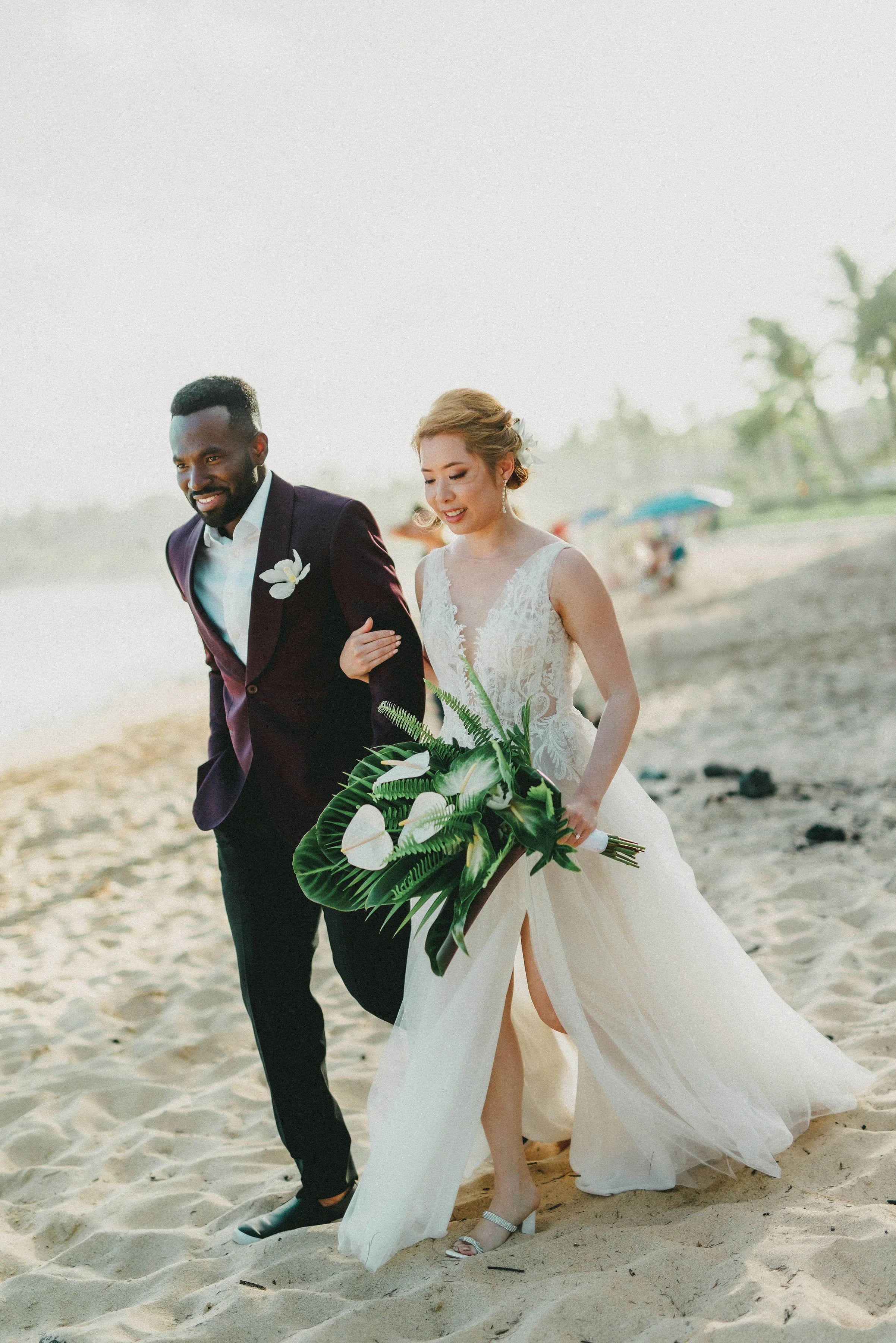 tropical-kauai-shipwreck-beach-wedding(2).jpg