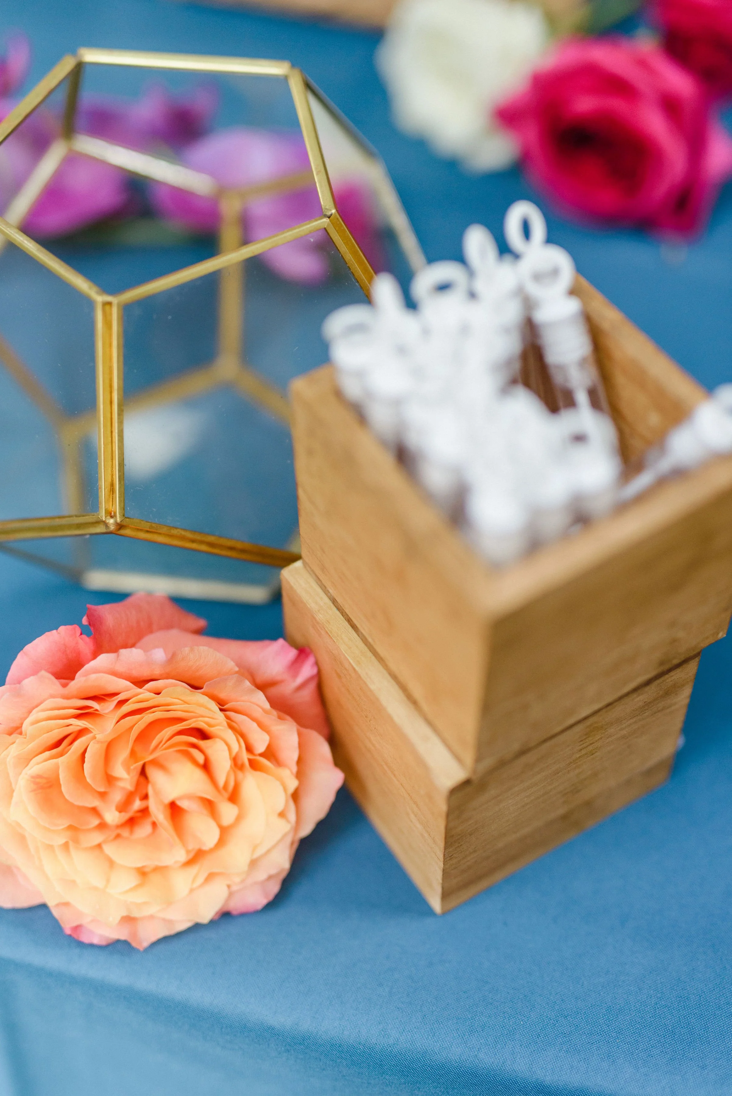 hawaii-tropical-boho-waimea-valley-wedding-reception-details-.jpg